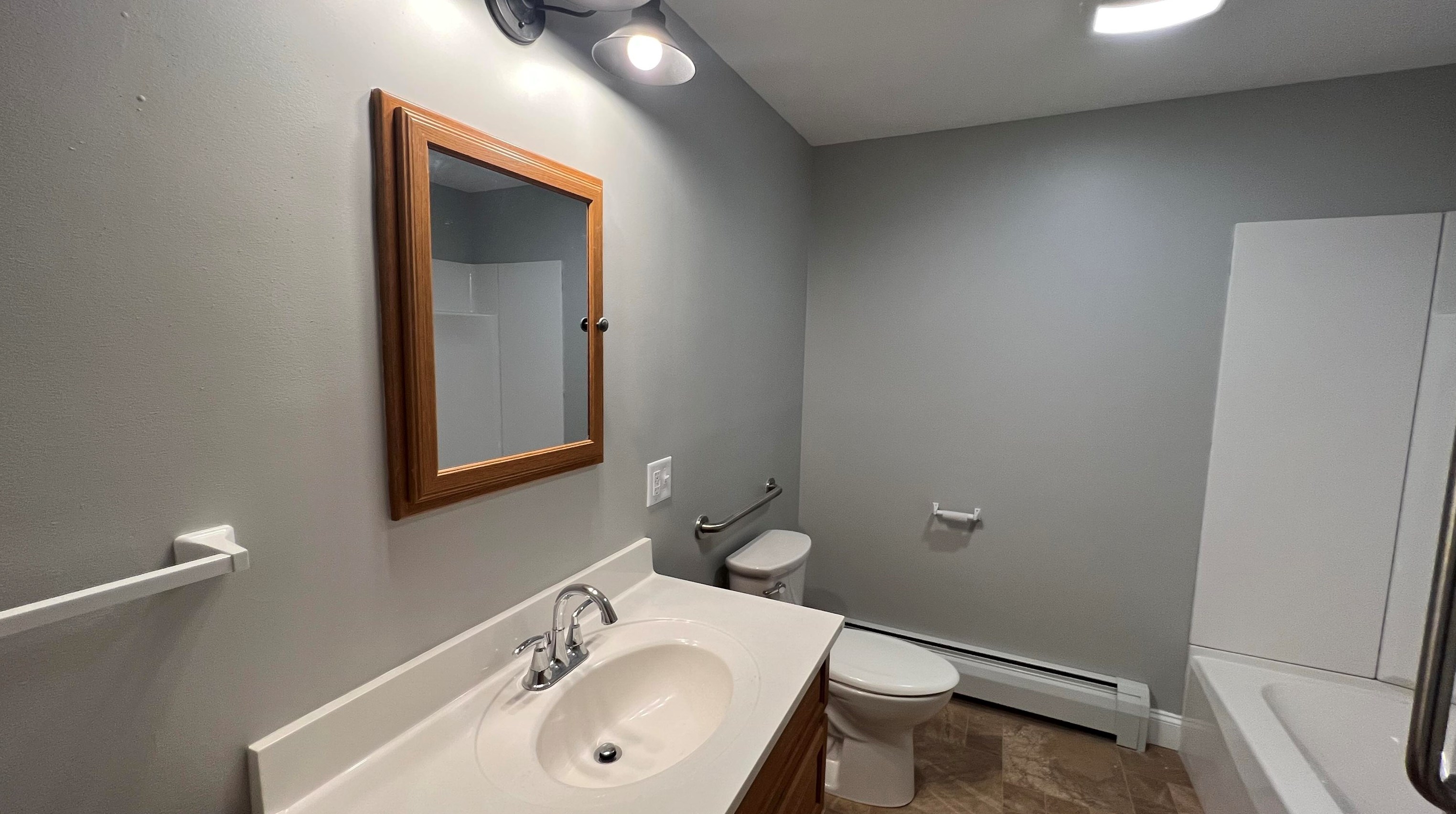 3 Glenwood Ave, Dover NH  03820-2307 exterior