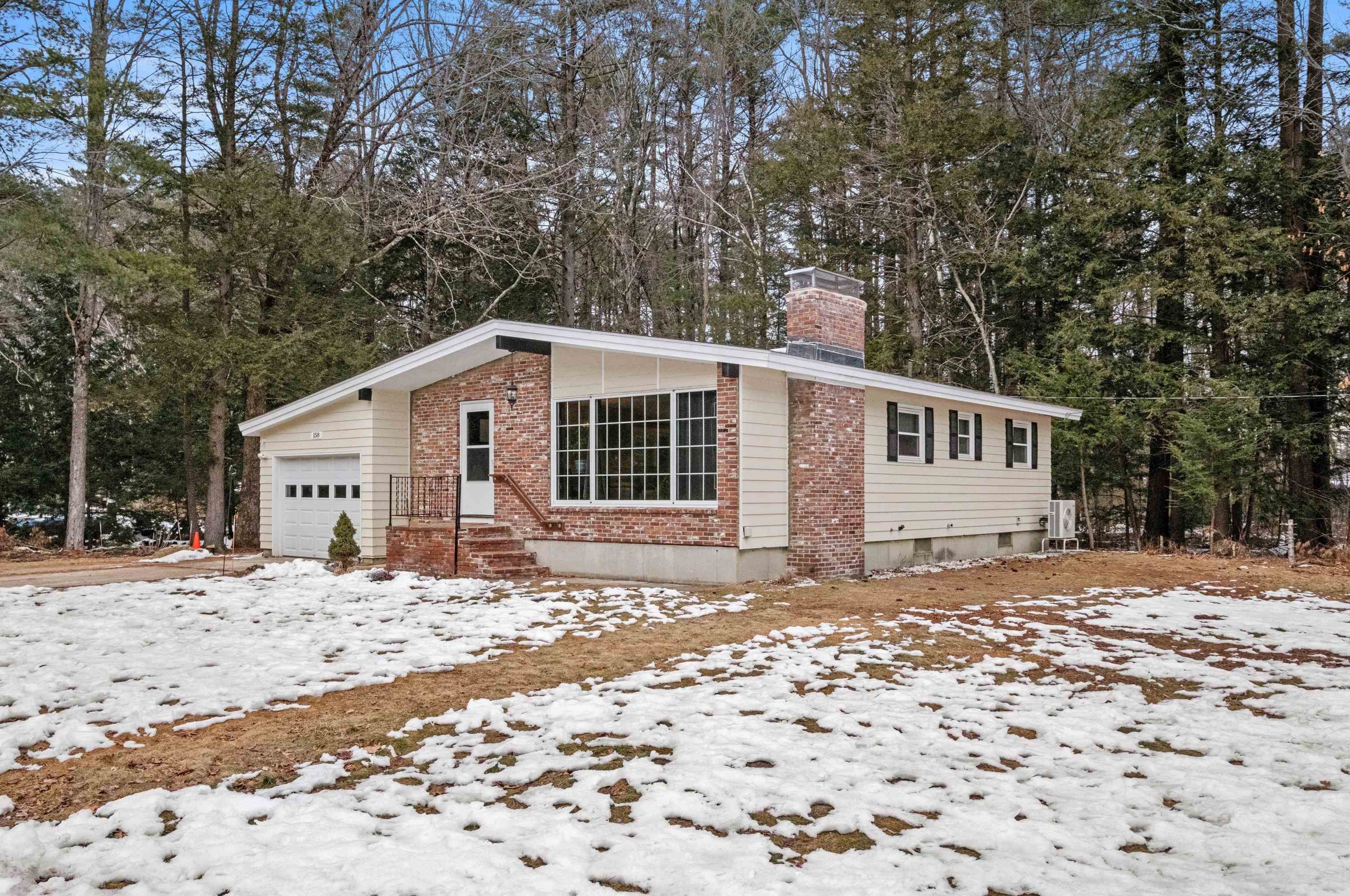 158 County Rd, Manchester NH  03110-6207 exterior