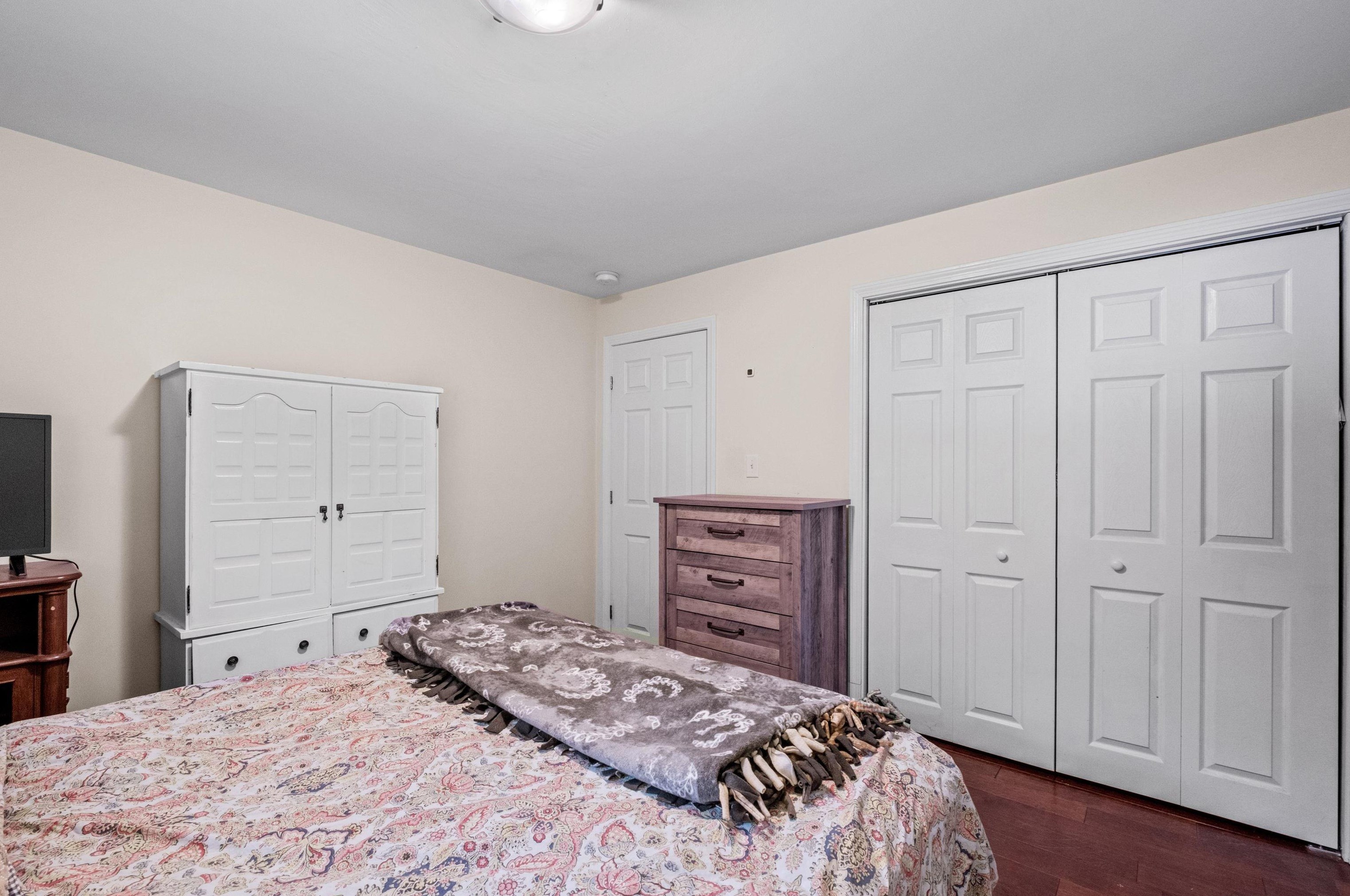 158 County Rd, Manchester NH  03110-6207 exterior