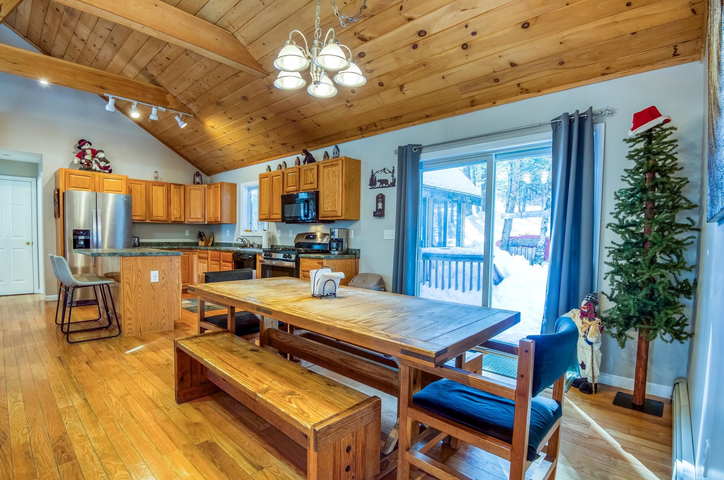 153 Brenner Dr, Albany NH  03818-6910 exterior