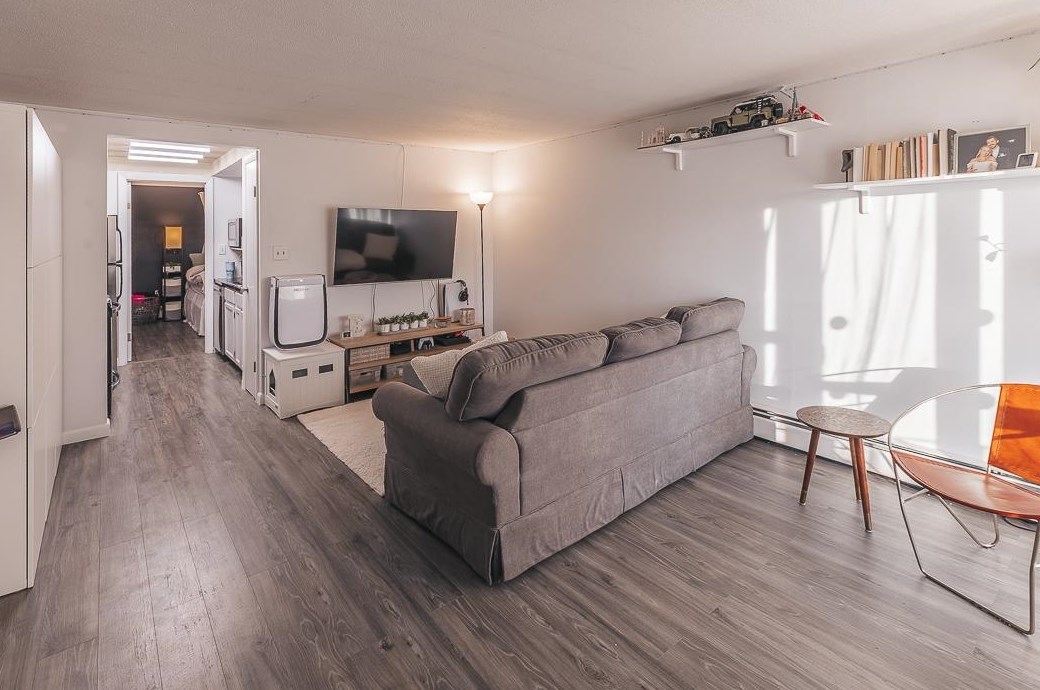 808 Cocheco Ct, Dover NH  03820-4816 exterior