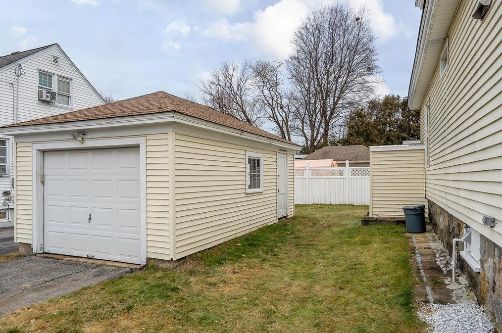 54 Garden St, Manchester NH  03103-6417 exterior