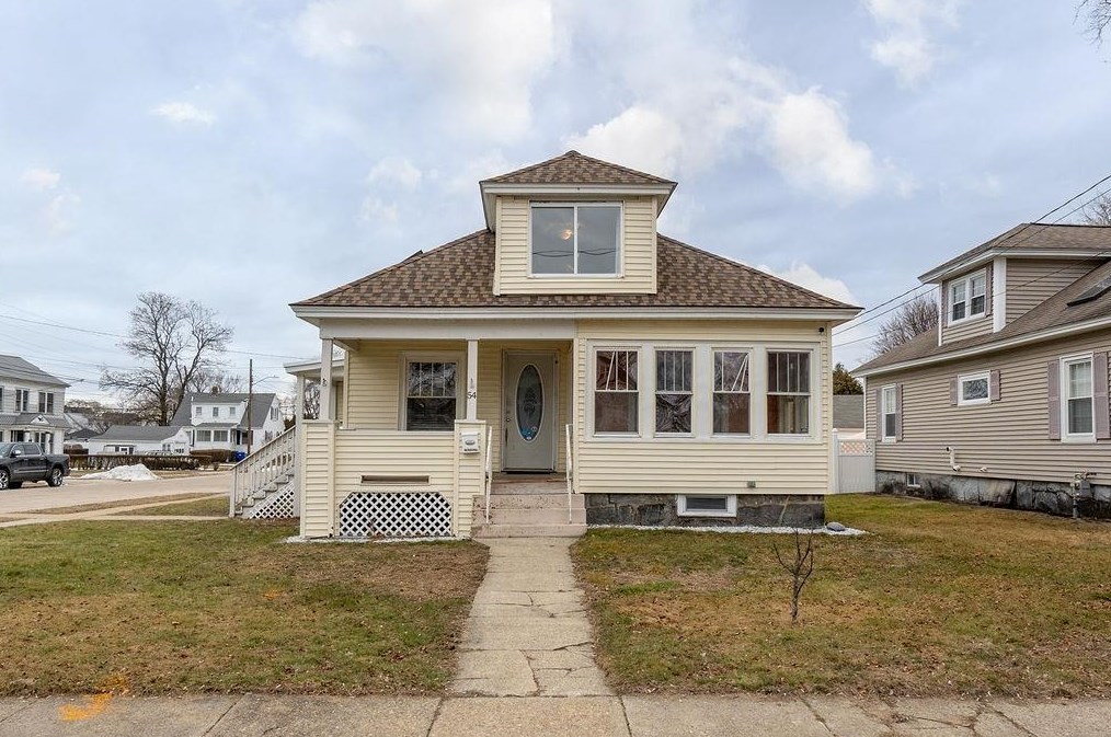 54 Garden St, Manchester NH  03103-6417 exterior