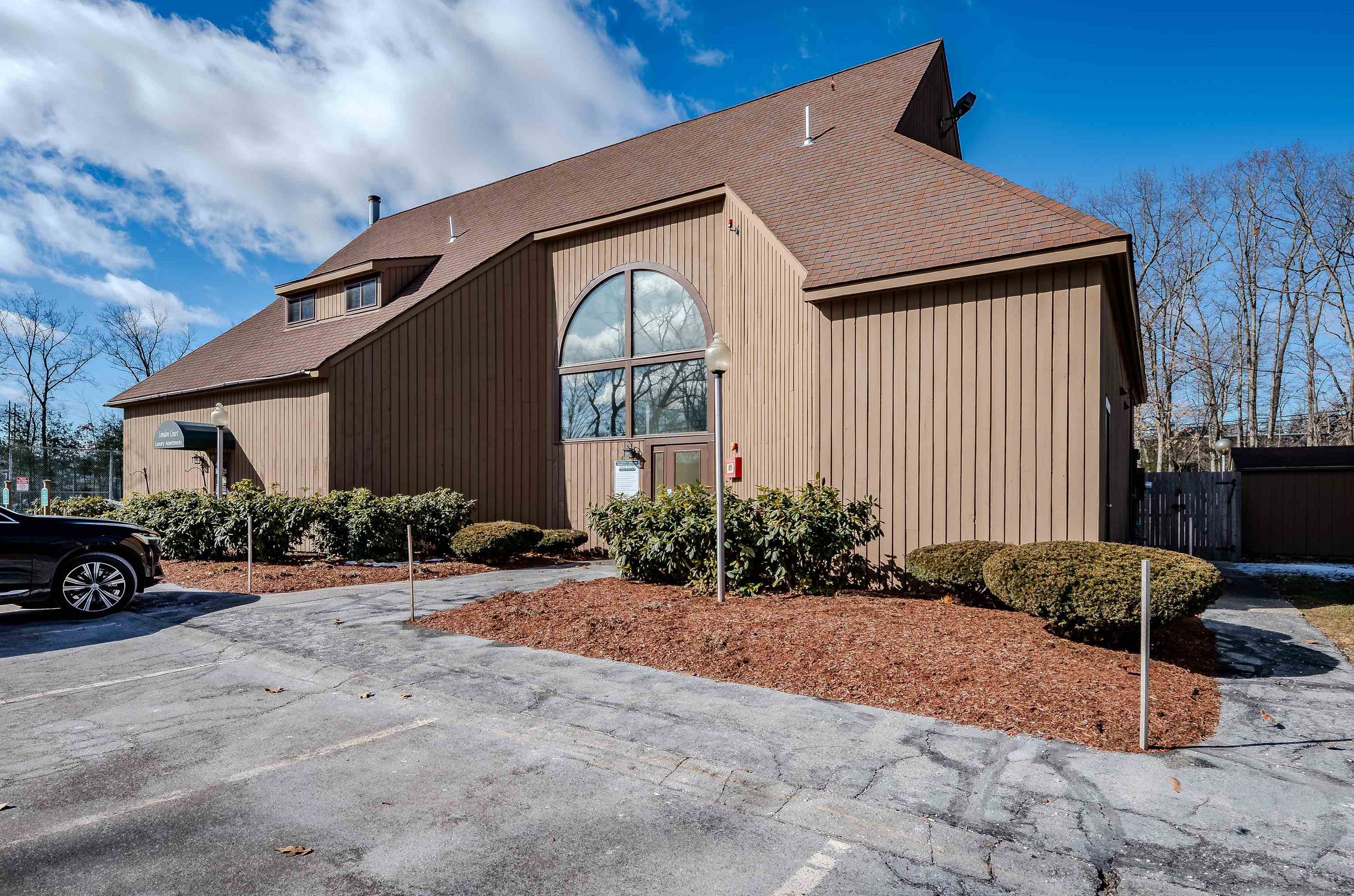 7 Kingston Ct, Merrimack NH  03054-3428 exterior