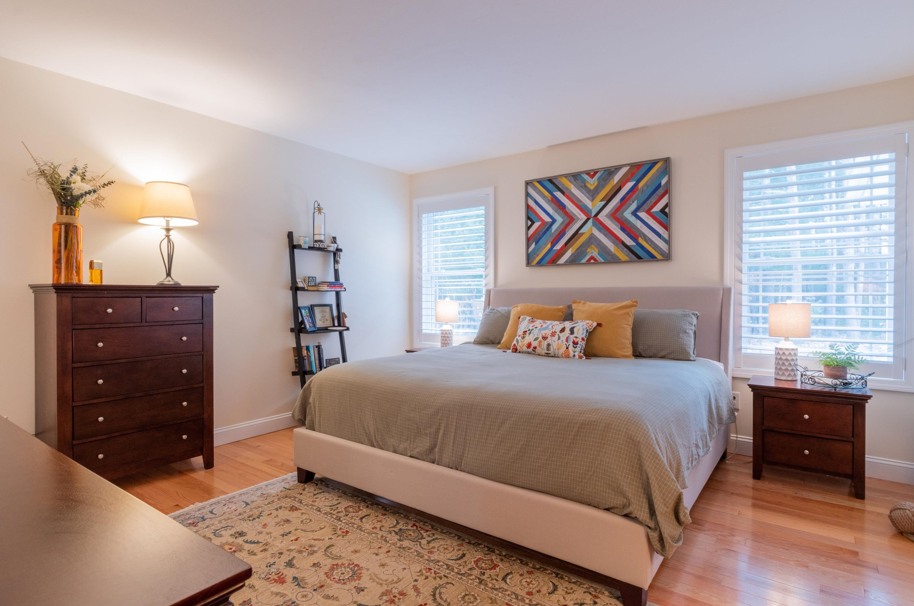 19 Pilgrim Cir, Nashua NH  03063-2827 exterior