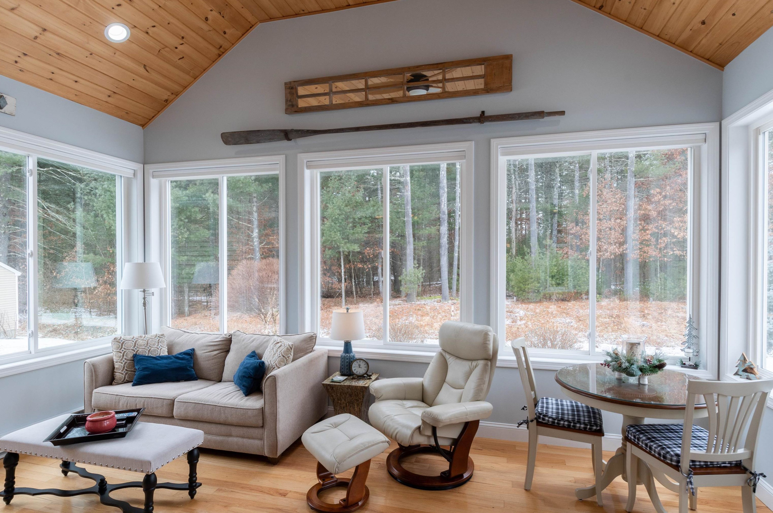 19 Pilgrim Cir, Nashua NH  03063-2827 exterior