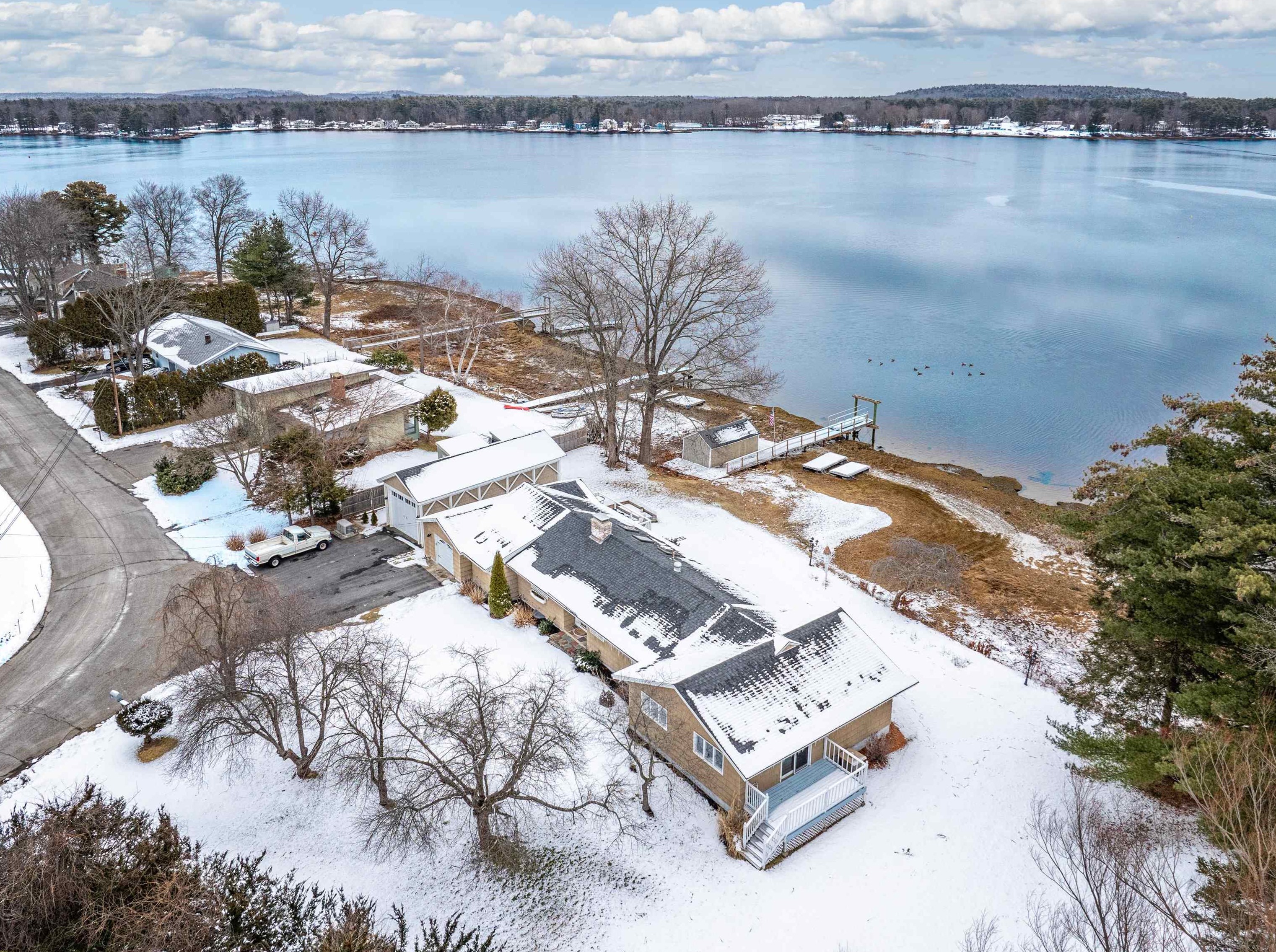 15 Cote Dr, Dover NH  03820-4644 exterior