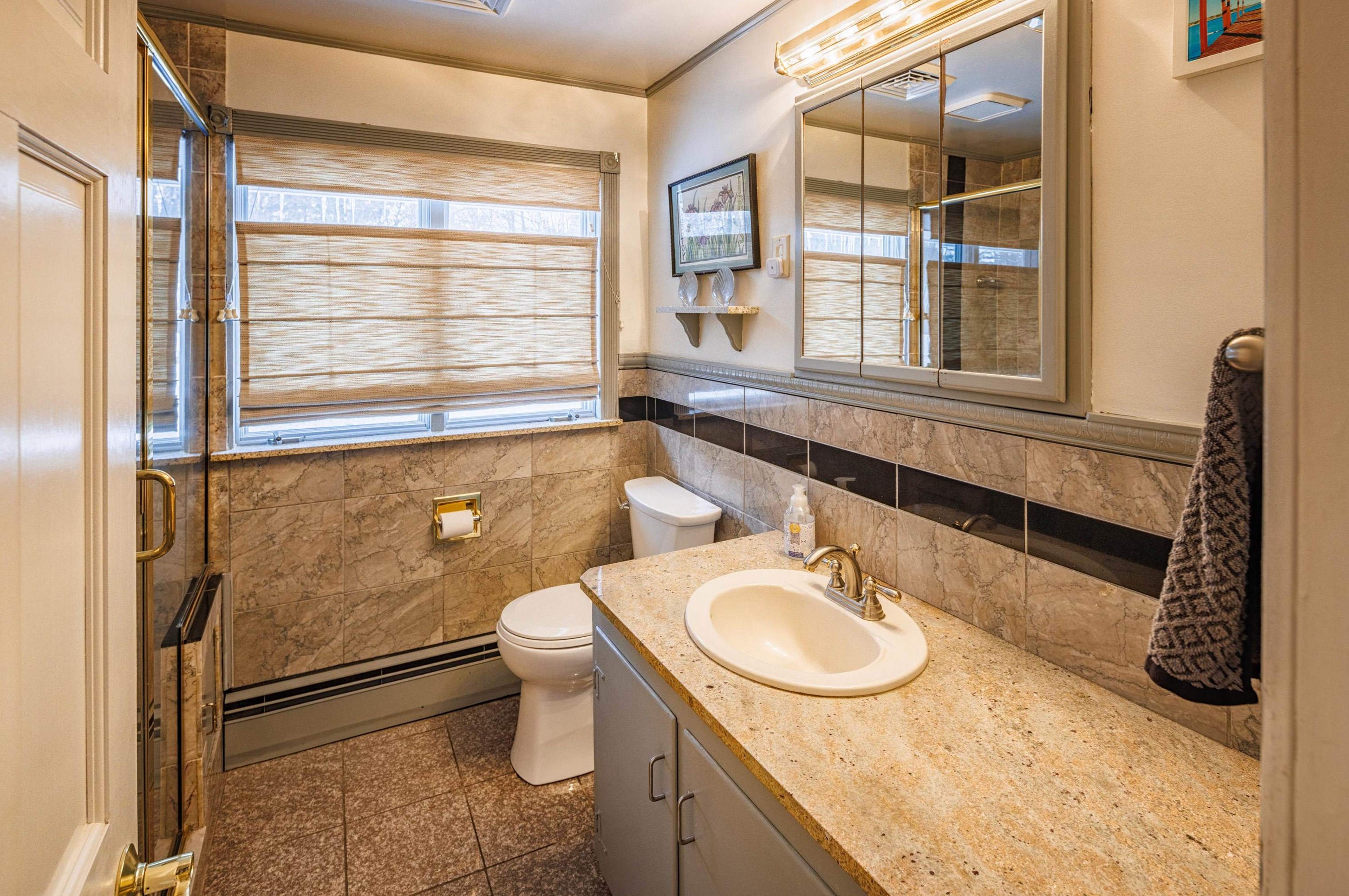 15 Cote Dr, Dover NH  03820-4644 exterior