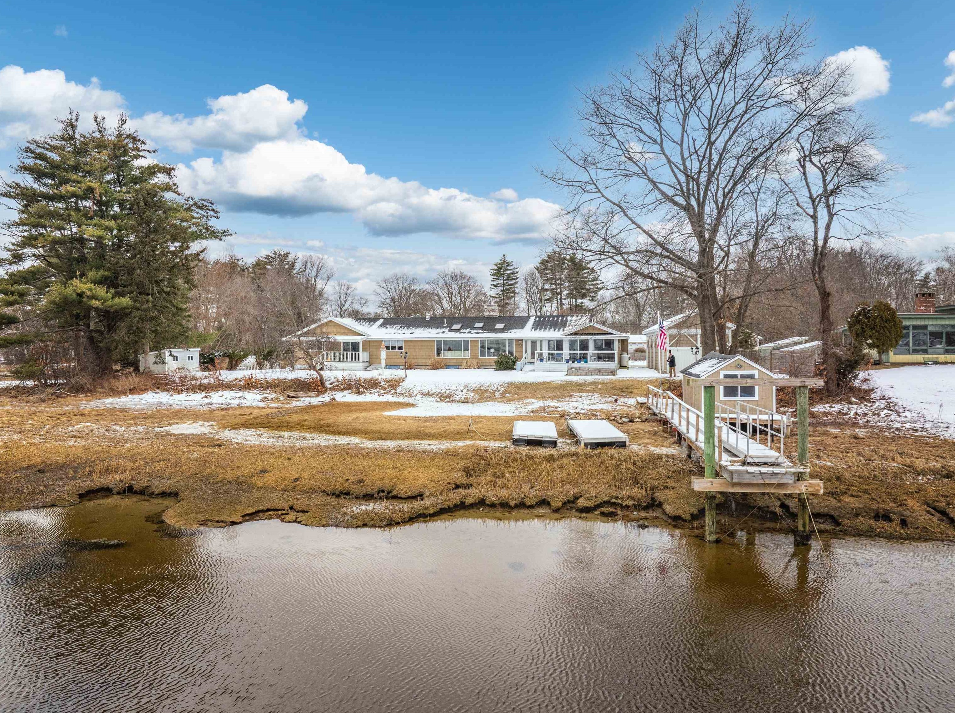 15 Cote Dr, Dover NH  03820-4644 exterior