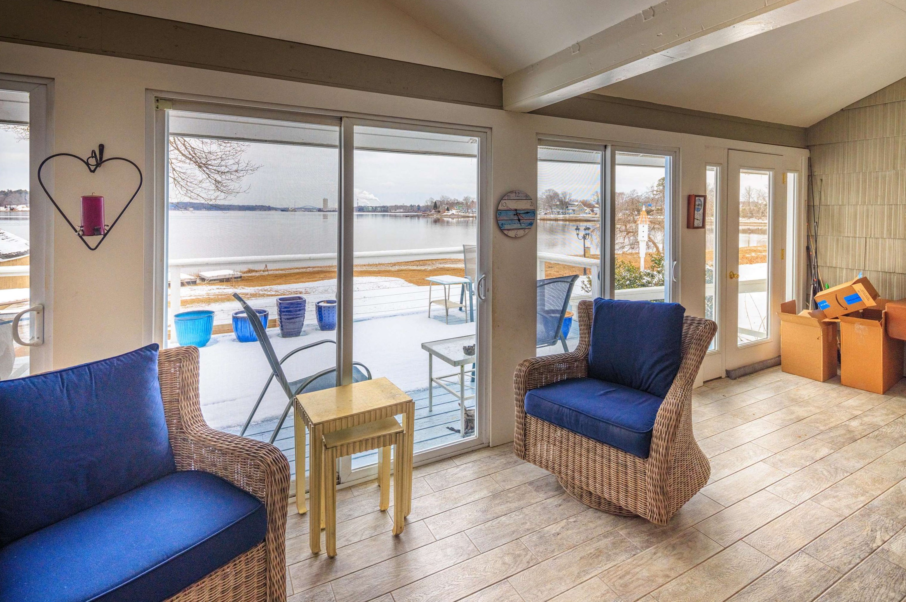 15 Cote Dr, Dover NH  03820-4644 exterior