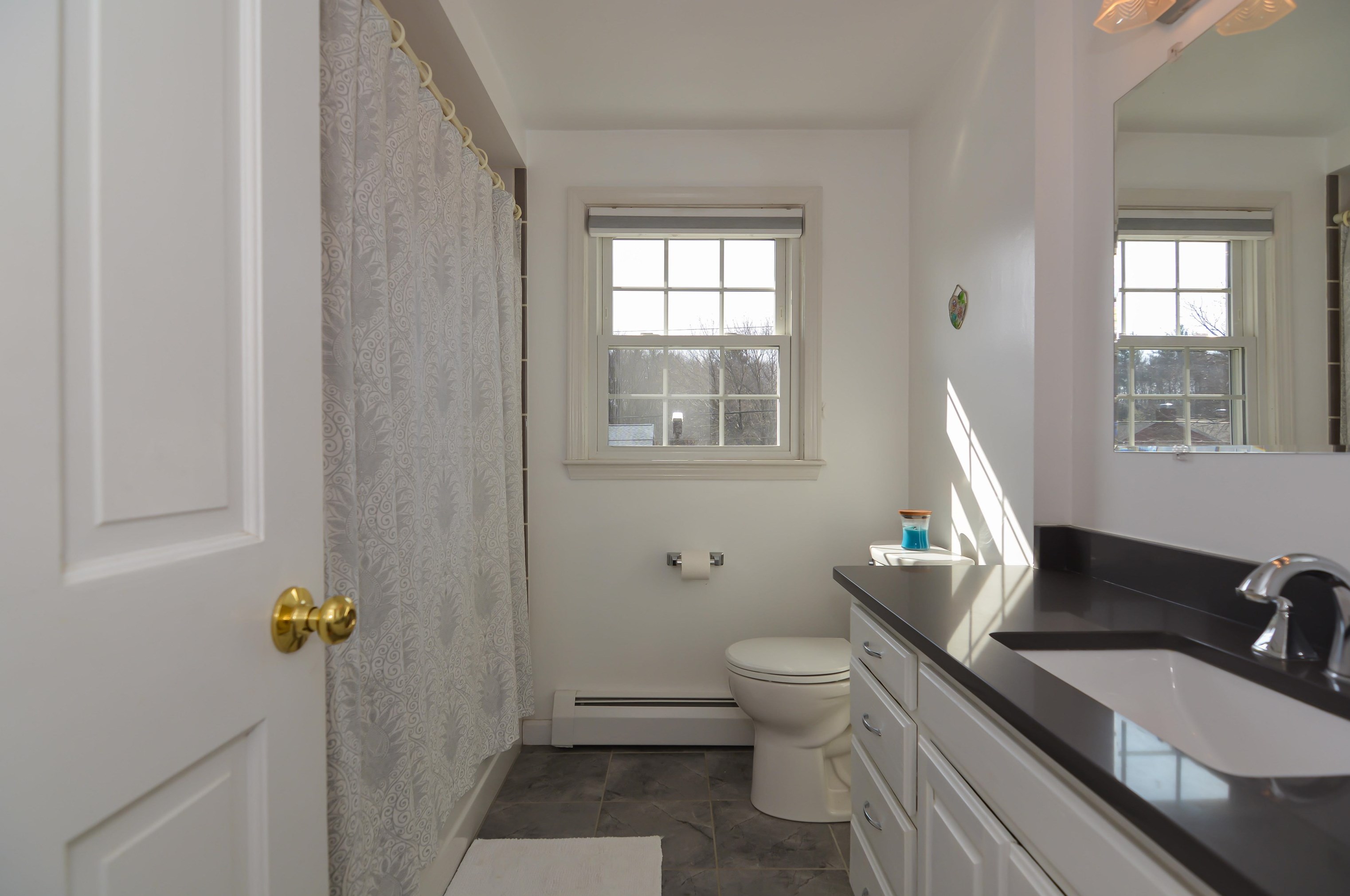 24 Woodbury St, Salem NH  03079-3211 exterior