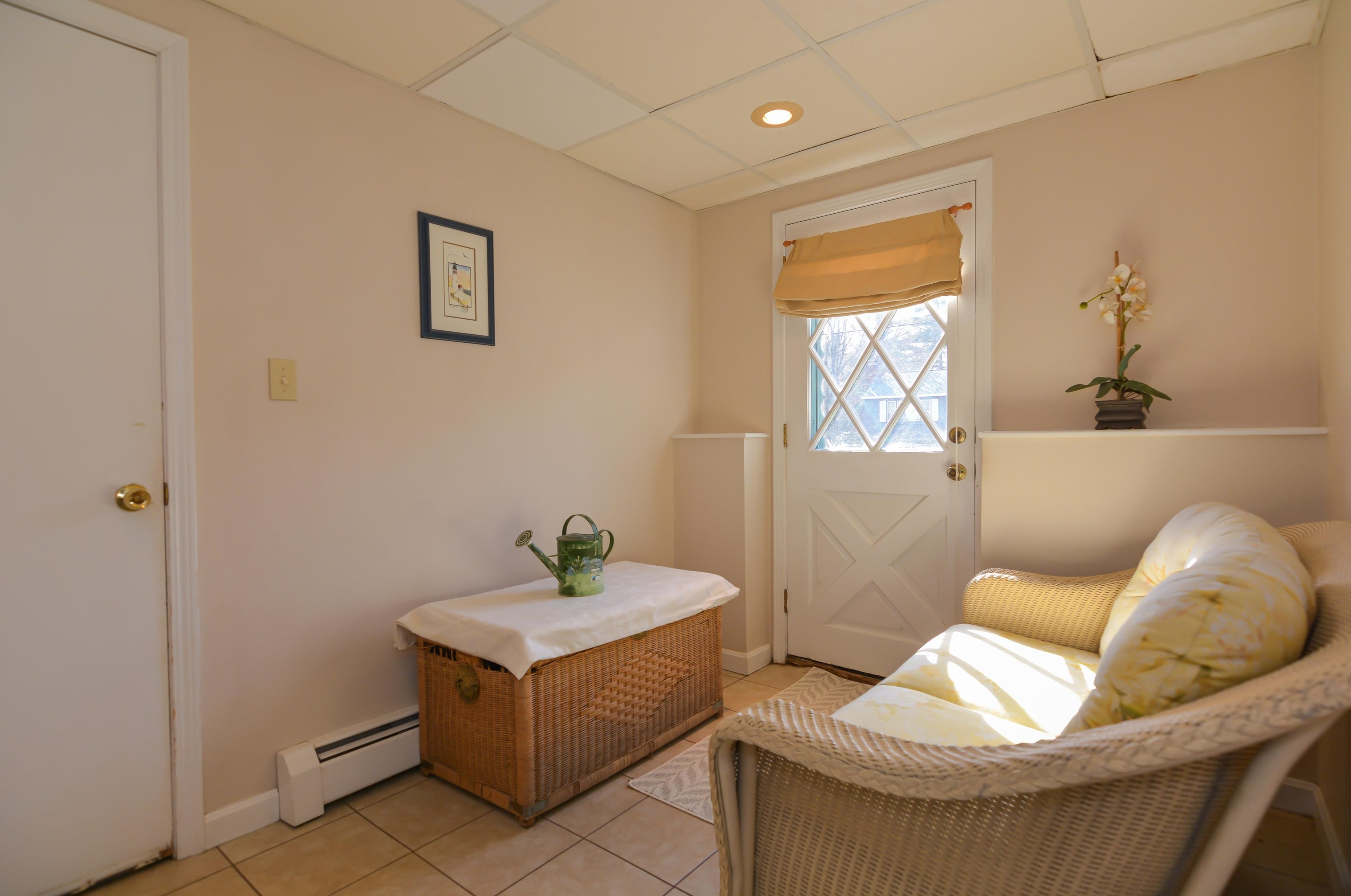 24 Woodbury St, Salem NH  03079-3211 exterior