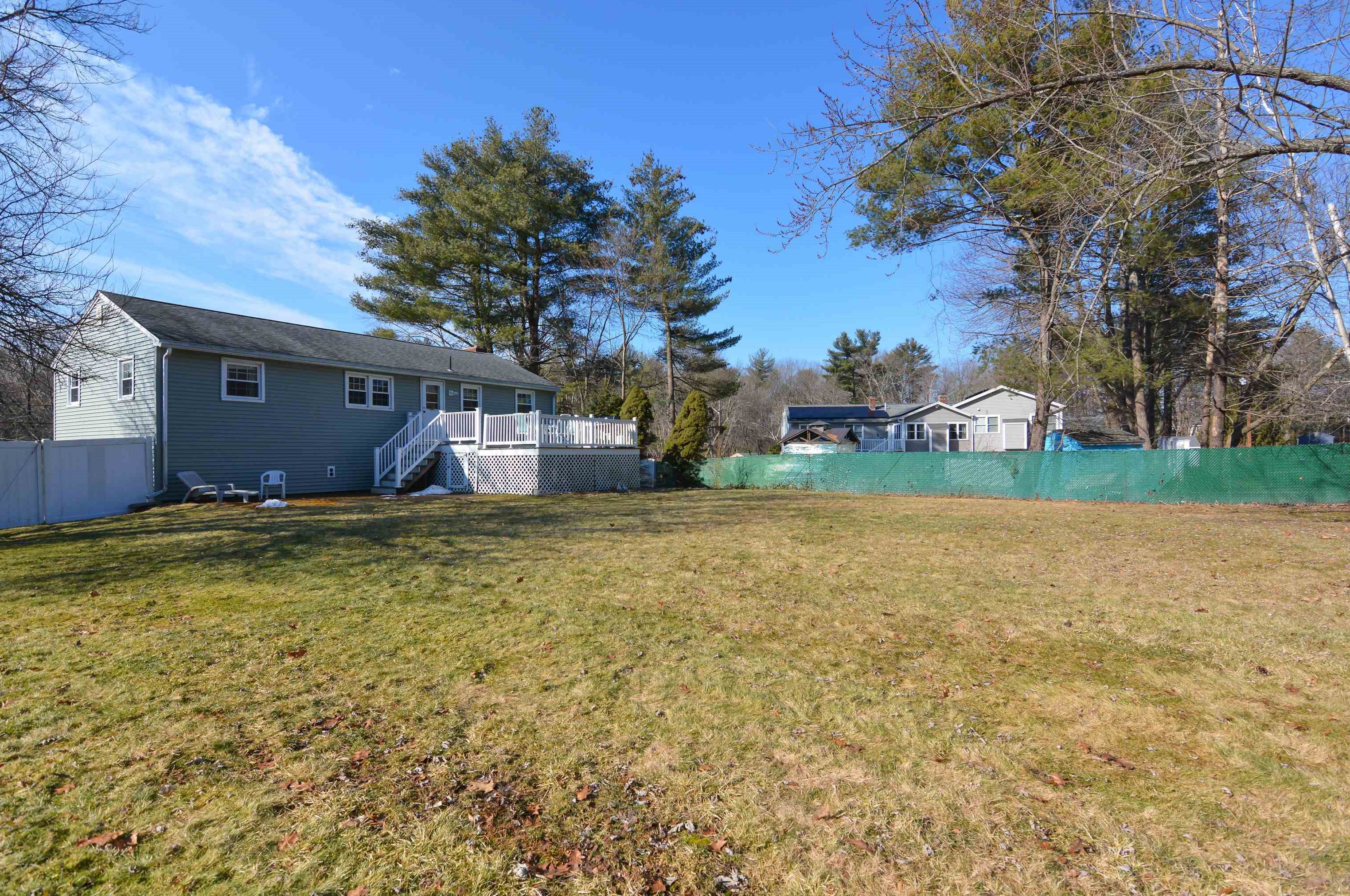 24 Woodbury St, Salem NH  03079-3211 exterior