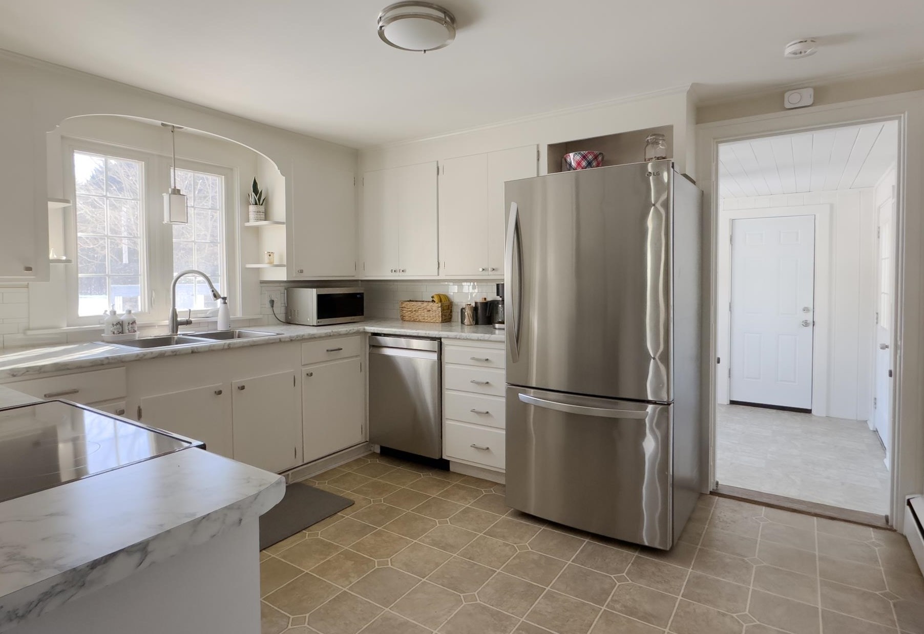 94 Mountain Rd, Concord NH  03301-6902 exterior