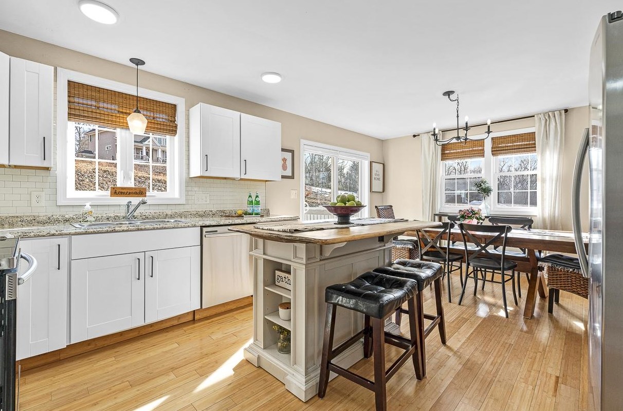 167 Range Rd, Windham NH  03087-2324 exterior