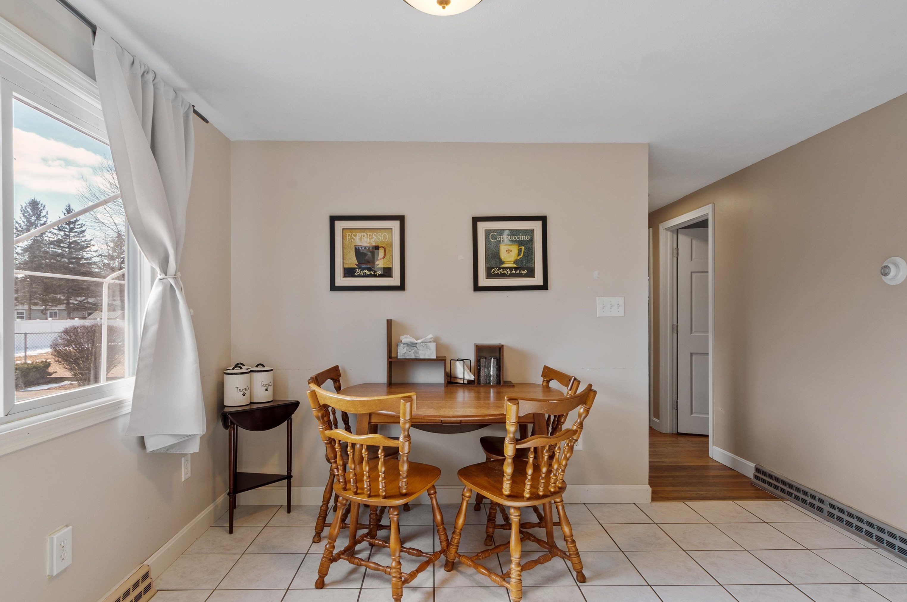 9 Olive Ave, Salem NH  03079-2329 exterior