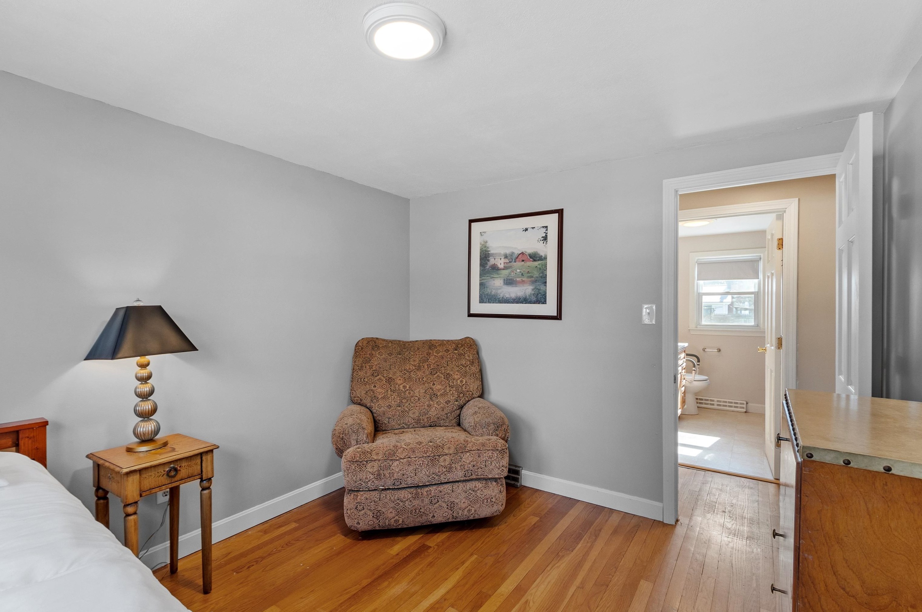 9 Olive Ave, Salem NH  03079-2329 exterior