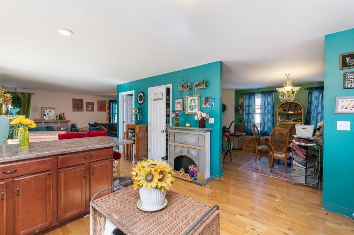 79 Colby Rd, Danville NH  03819-5115 exterior