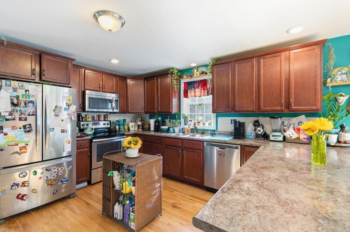 79 Colby Rd, Danville NH  03819-5115 exterior