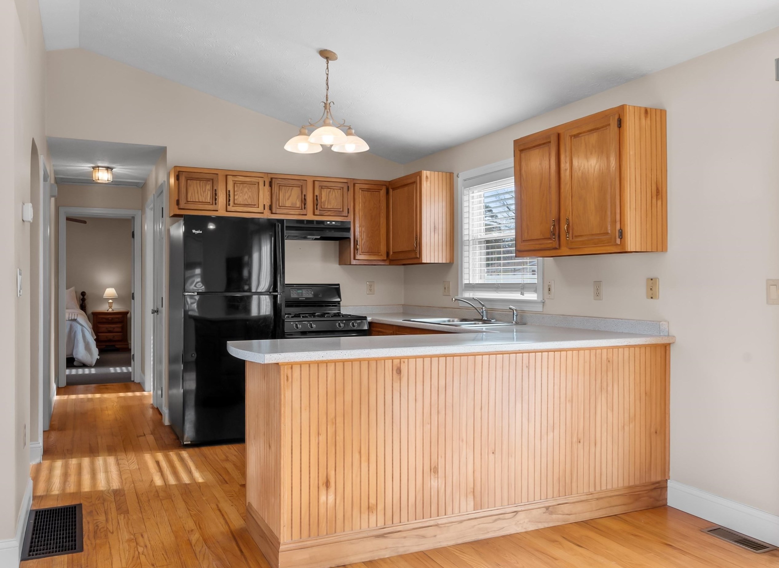 7 Blackstone St, Hudson NH  03051-4354 exterior