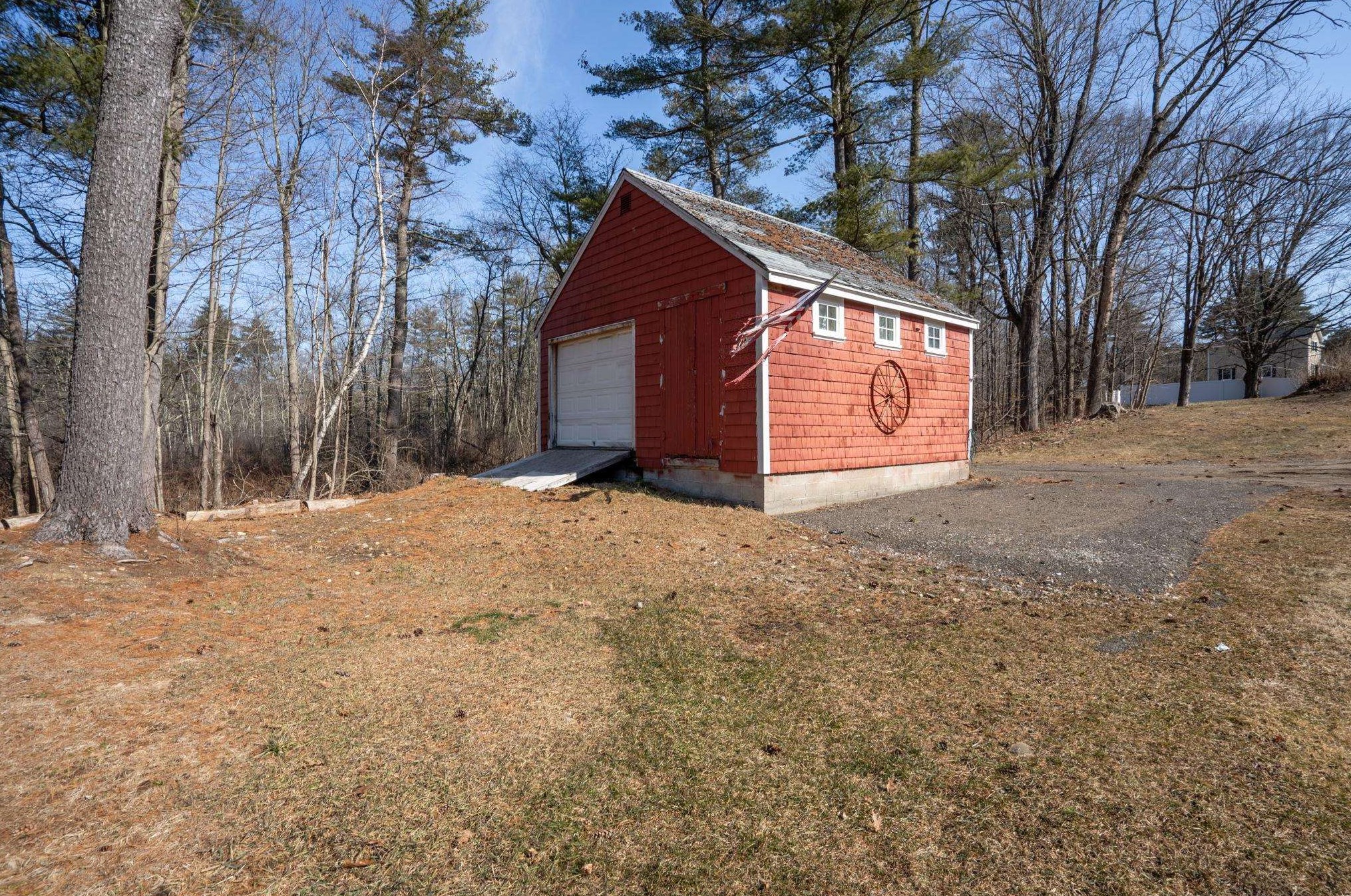 280 Main St, Danville NH  03819-3239 exterior