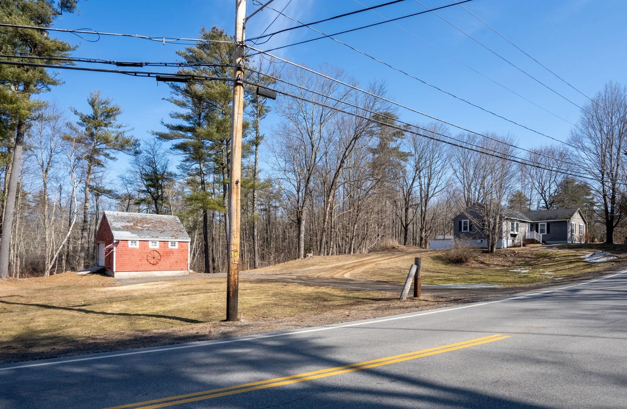 280 Main St, Danville NH  03819-3239 exterior