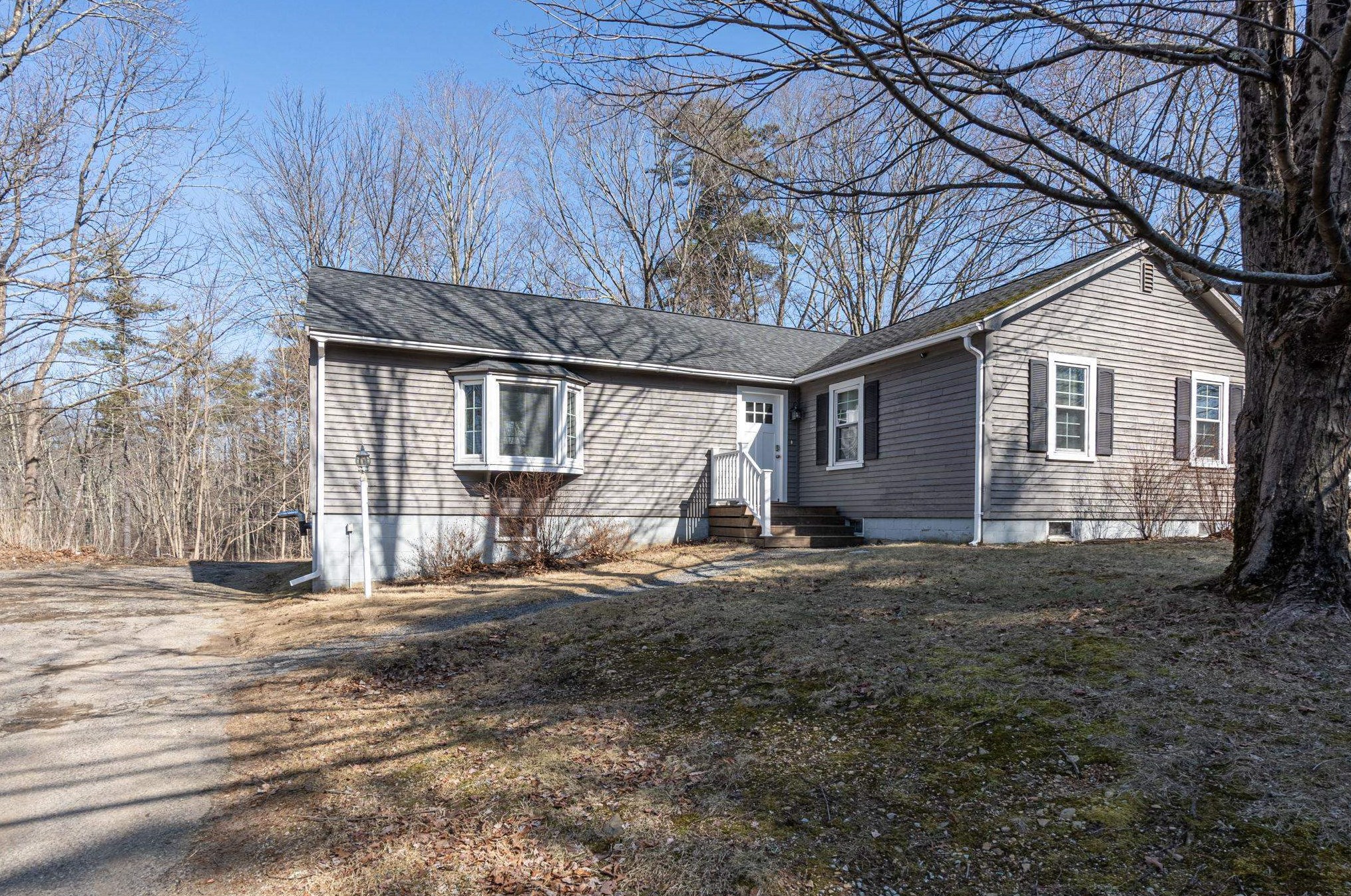 280 Main St, Danville NH  03819-3239 exterior