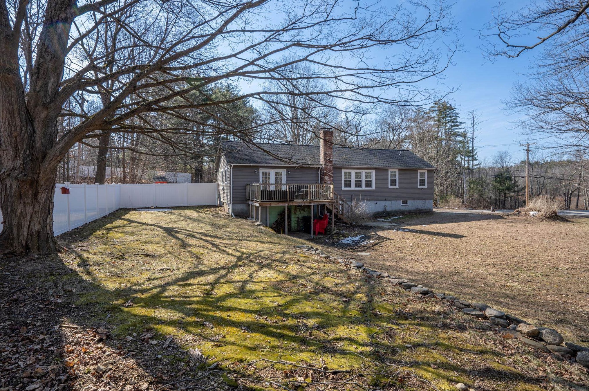 280 Main St, Danville NH  03819-3239 exterior