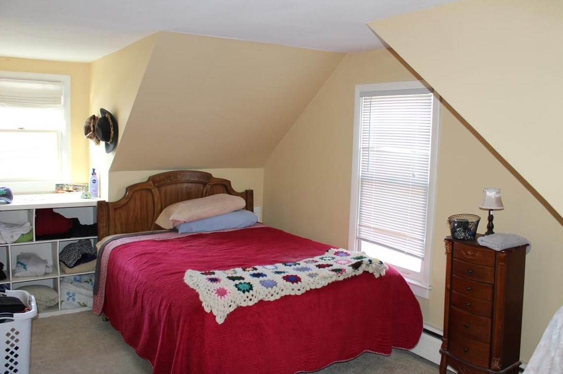 1 Harmony Ln, Unity NH  03743-5717 exterior