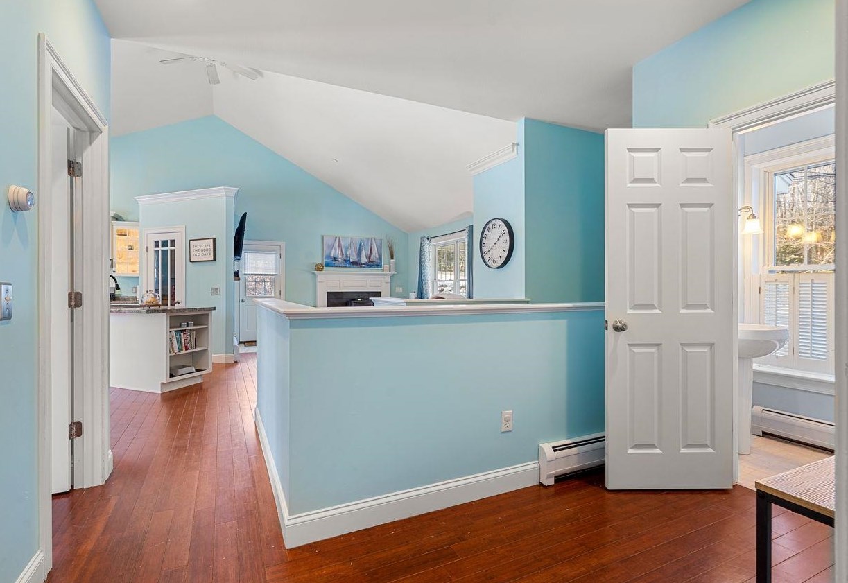 1 Keneval Ave, Concord NH  03303-3805 exterior