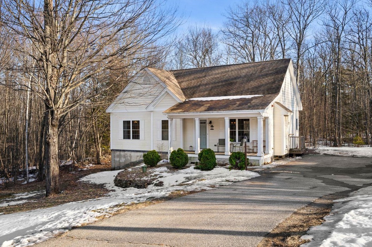 1 Keneval Ave, Concord NH  03303-3805 exterior