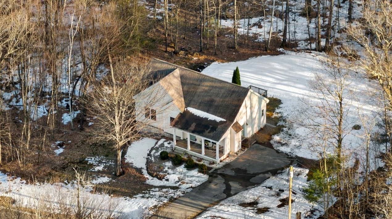 1 Keneval Ave, Concord NH  03303-3805 exterior