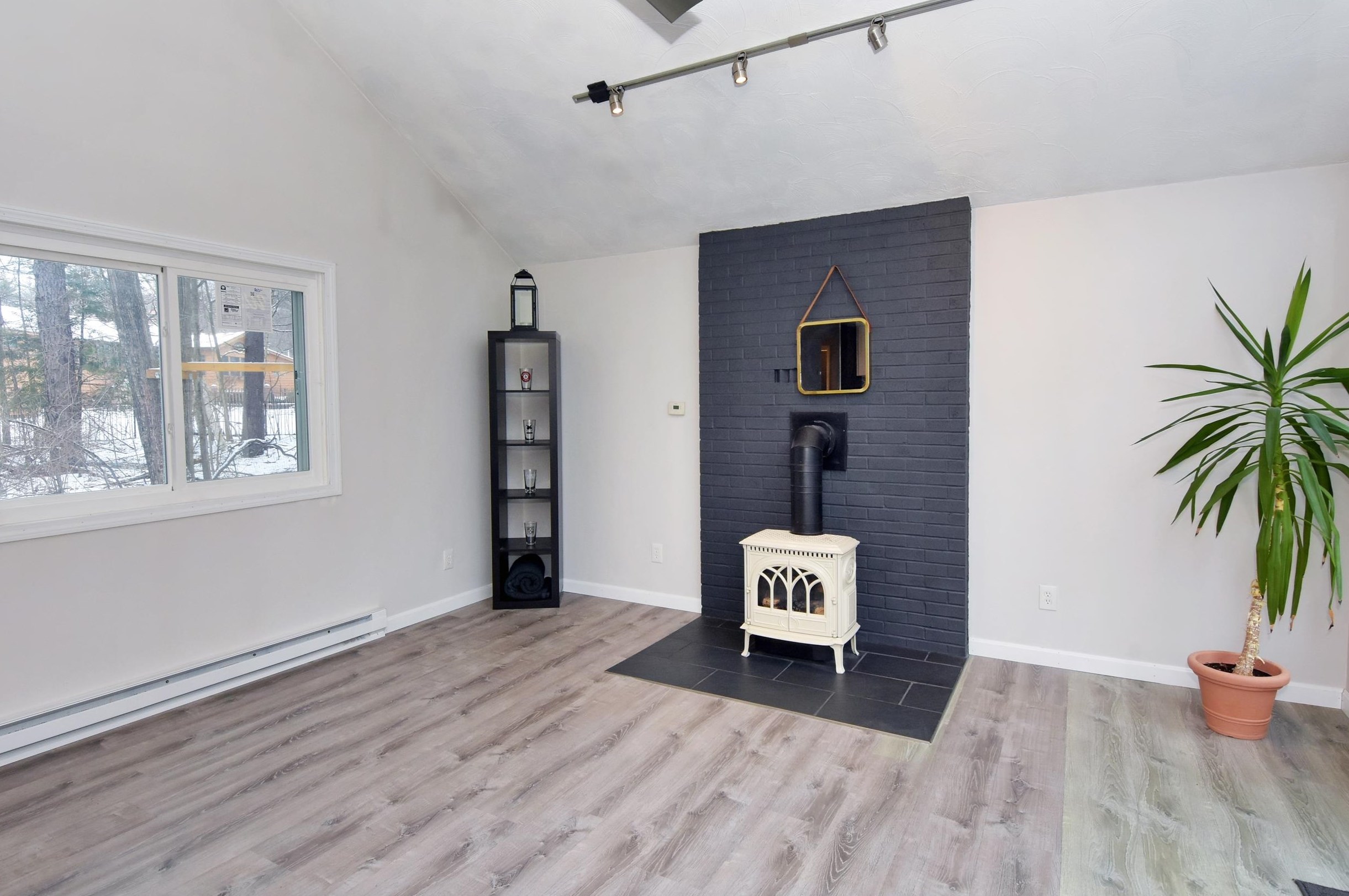 3 Linda St, Windham NH  03087-1757 exterior