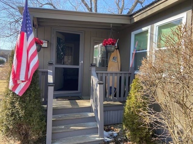 27 Mckee Dr, Concord NH  03301-7419 exterior