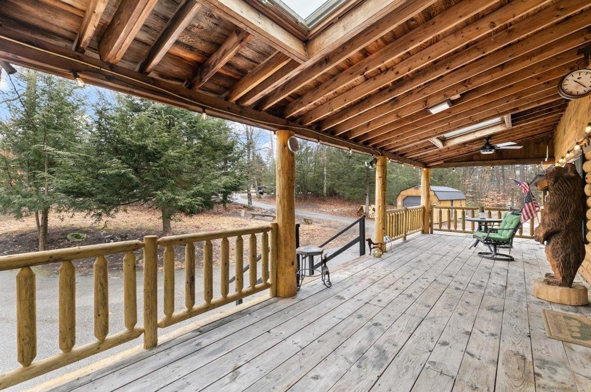 5 Tamworth Rd, Sandown NH  03873-2213 exterior