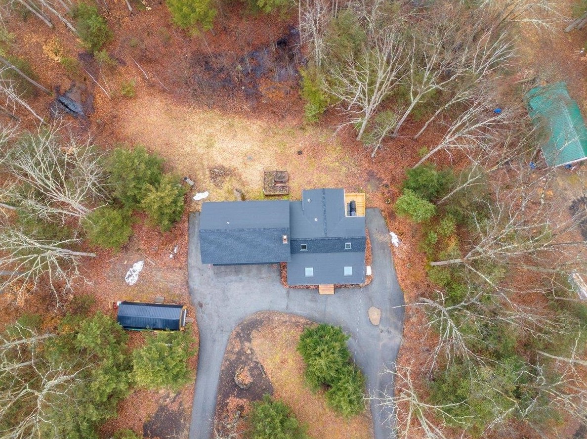 5 Tamworth Rd, Sandown NH  03873-2213 exterior