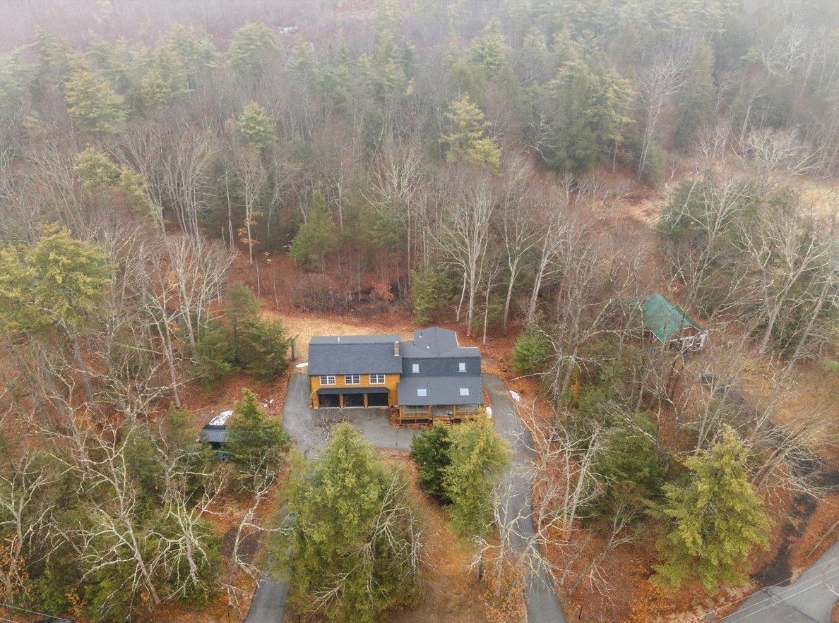 5 Tamworth Rd, Sandown NH  03873-2213 exterior