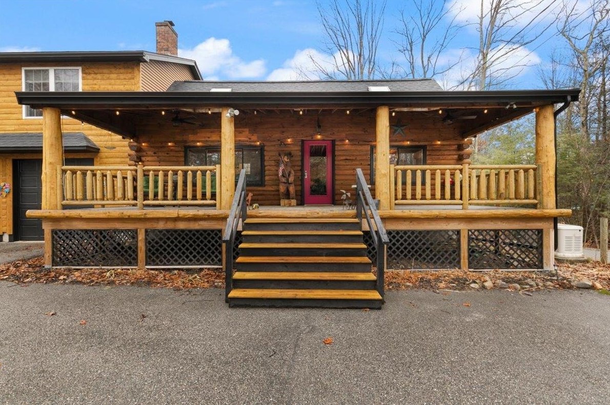 5 Tamworth Rd, Sandown NH  03873-2213 exterior