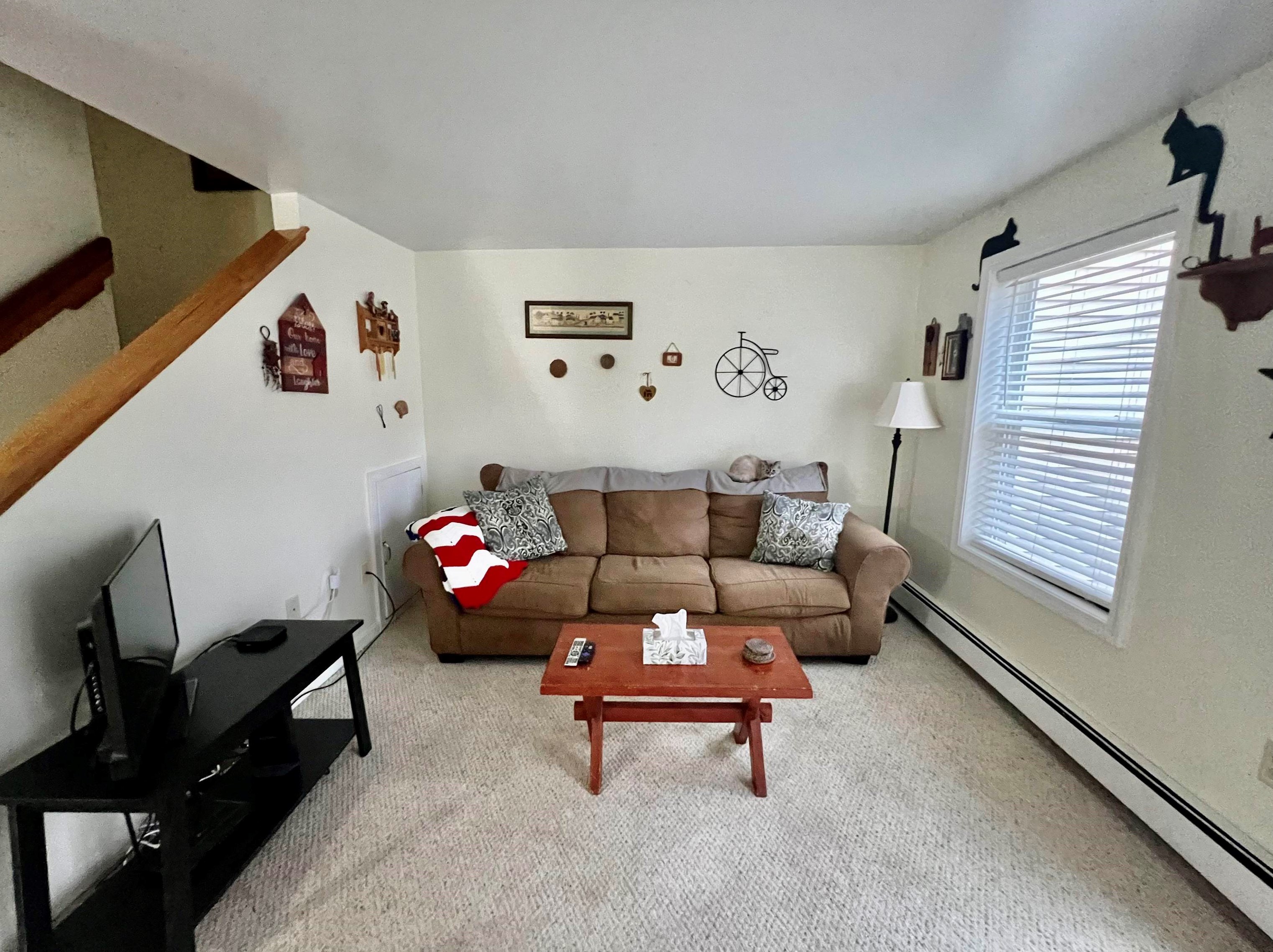 16 Great Falls Dr, Concord NH  03303-1594 exterior