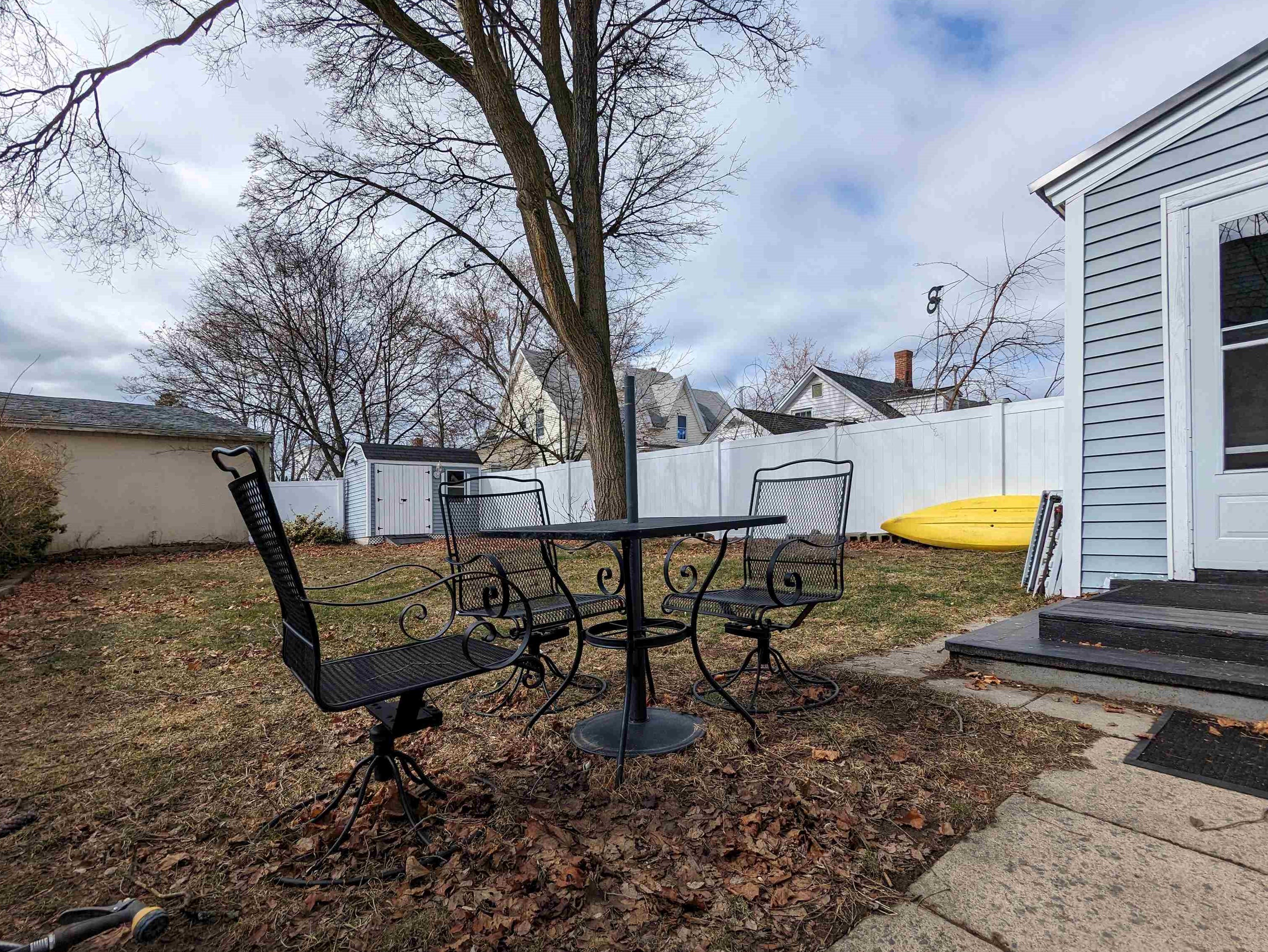 36 Ashland St, Manchester NH  03104-5111 exterior