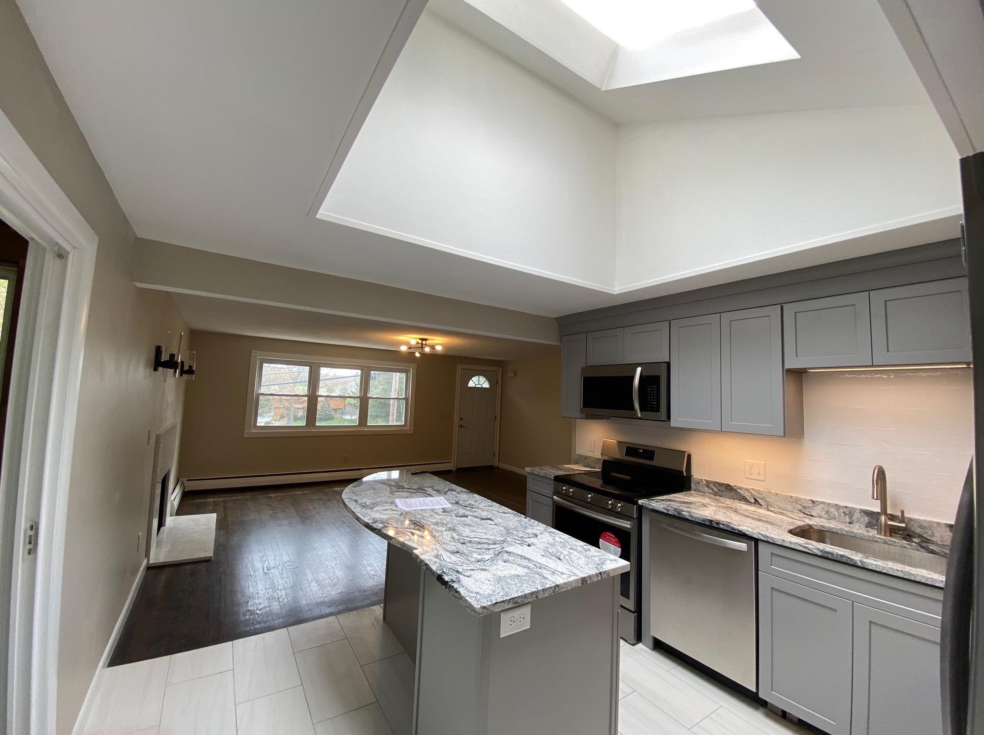 159 Main St, Salem NH  03079-2417 exterior