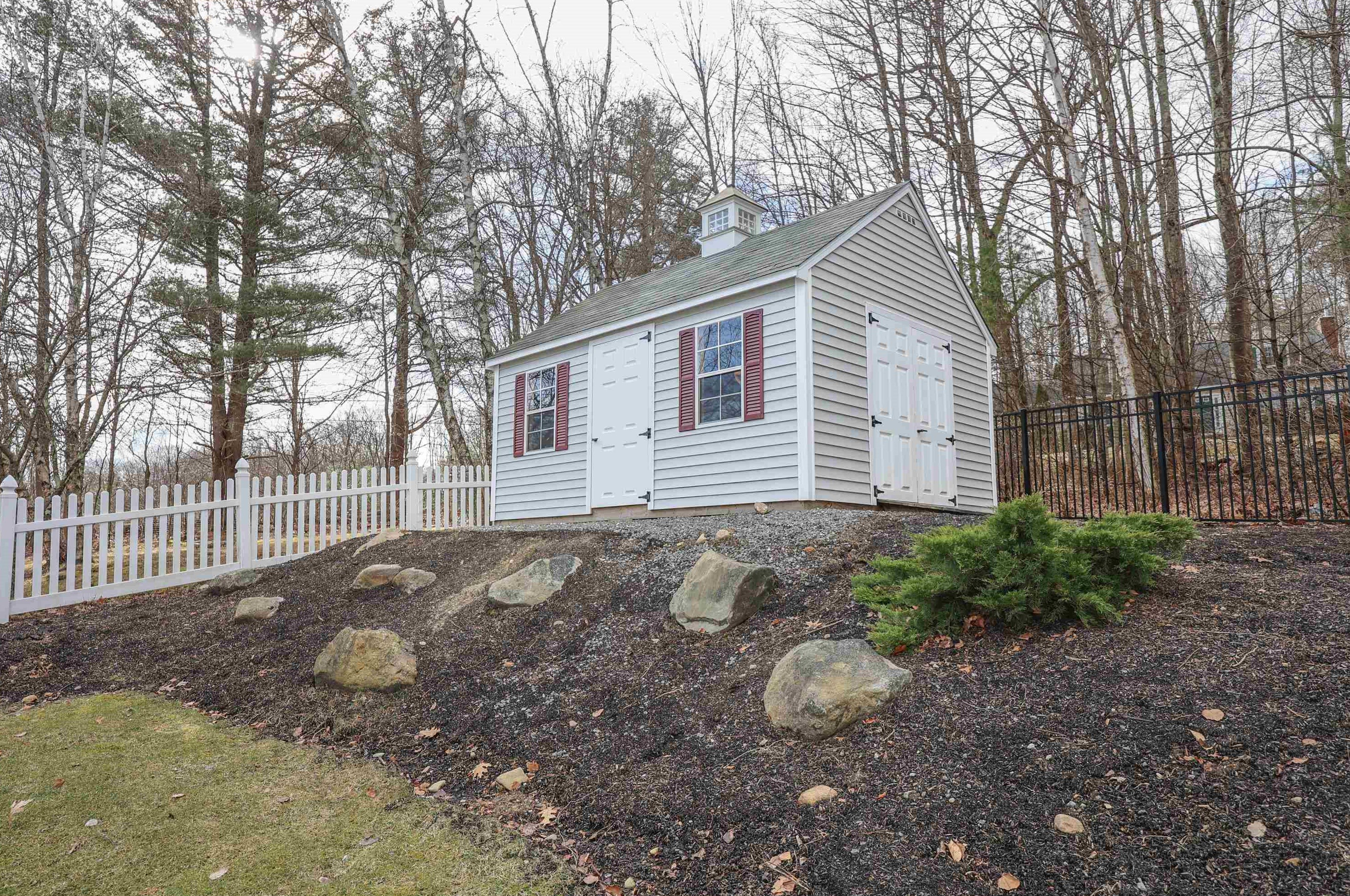 7 Tyler Dr, Goffstown NH  03045-2128 exterior