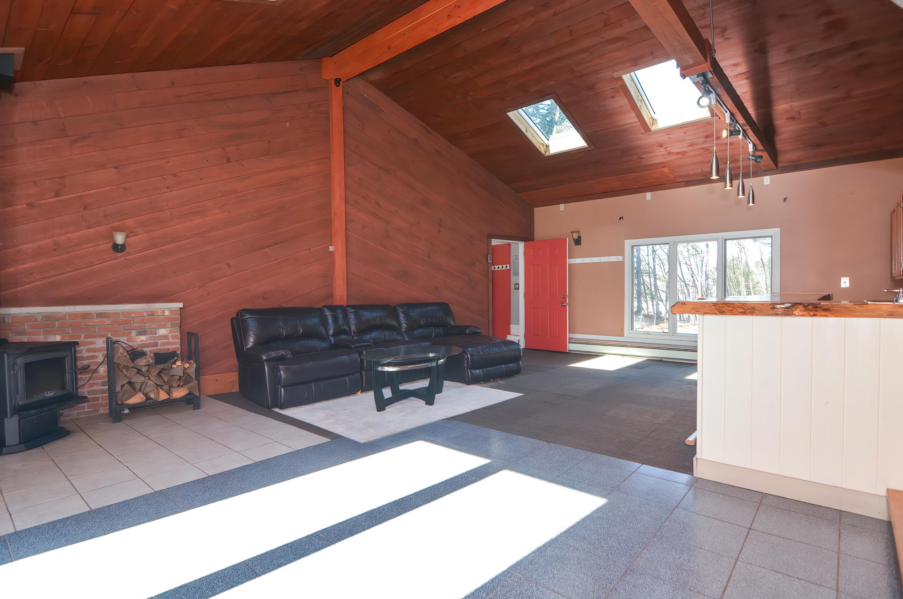 110 Newton Rd, Plaistow NH  03865-2411 exterior