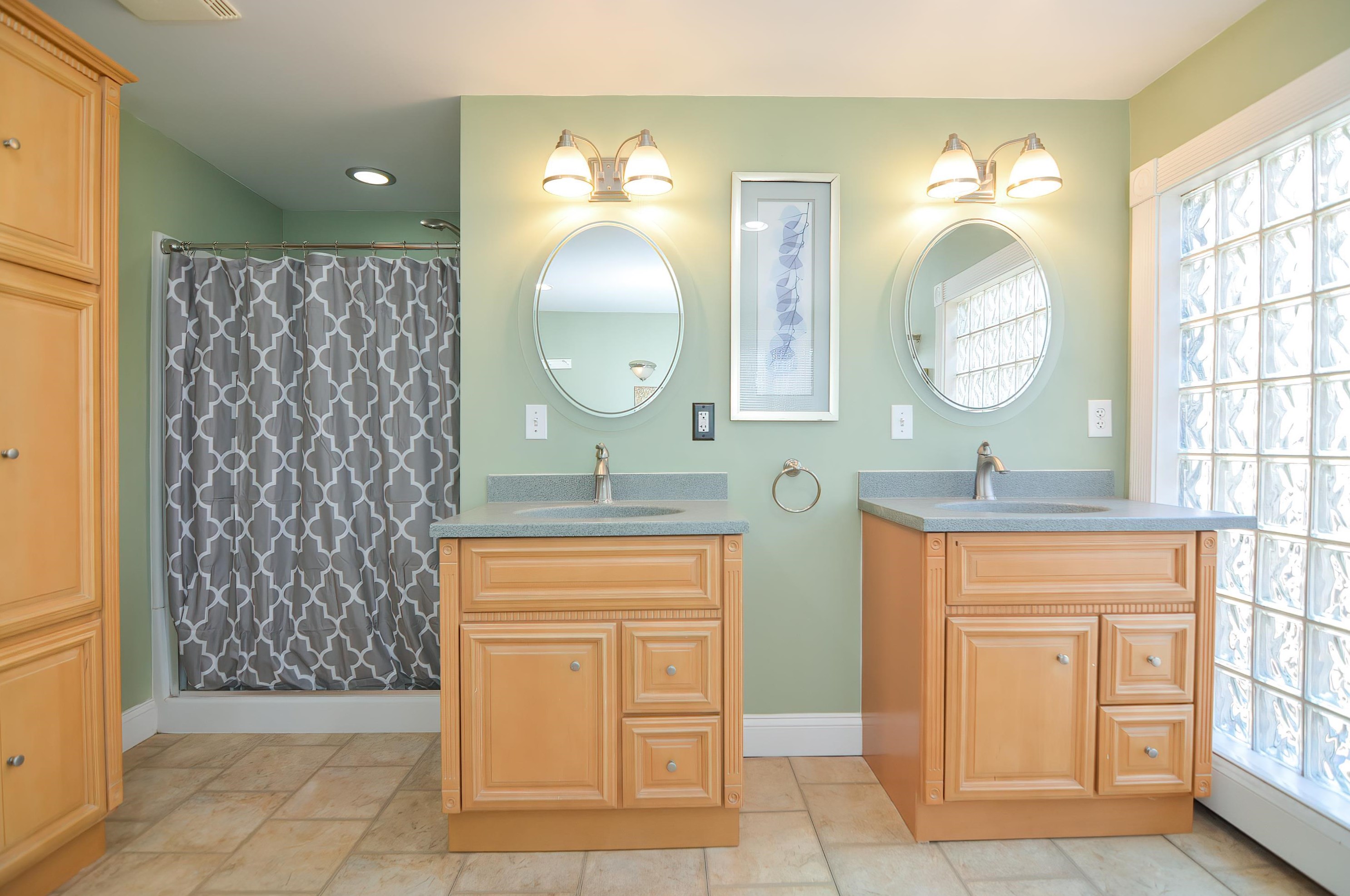 110 Newton Rd, Plaistow NH  03865-2411 exterior