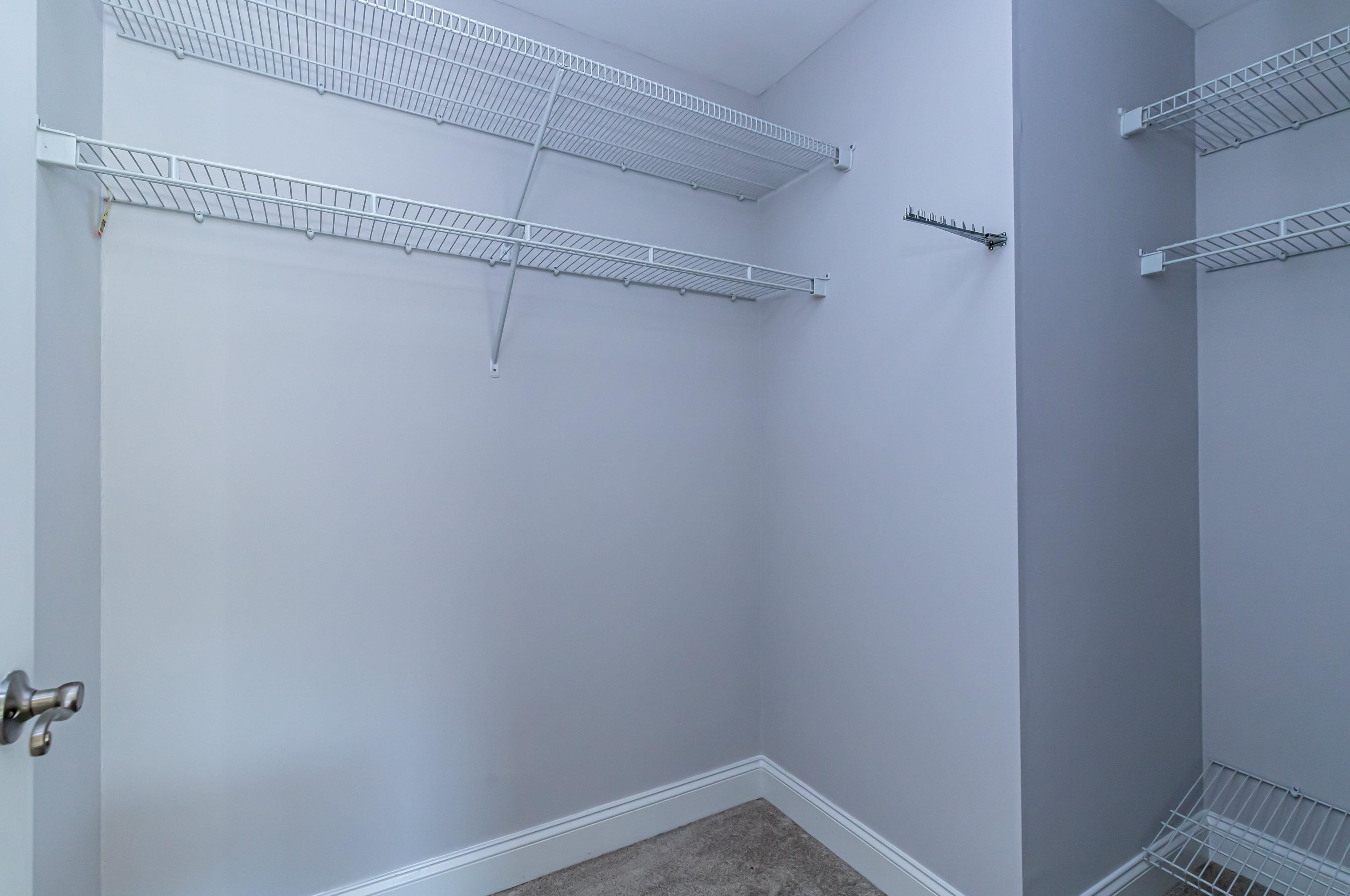 4 Cielo Dr, Dover NH 03820-5608 exterior