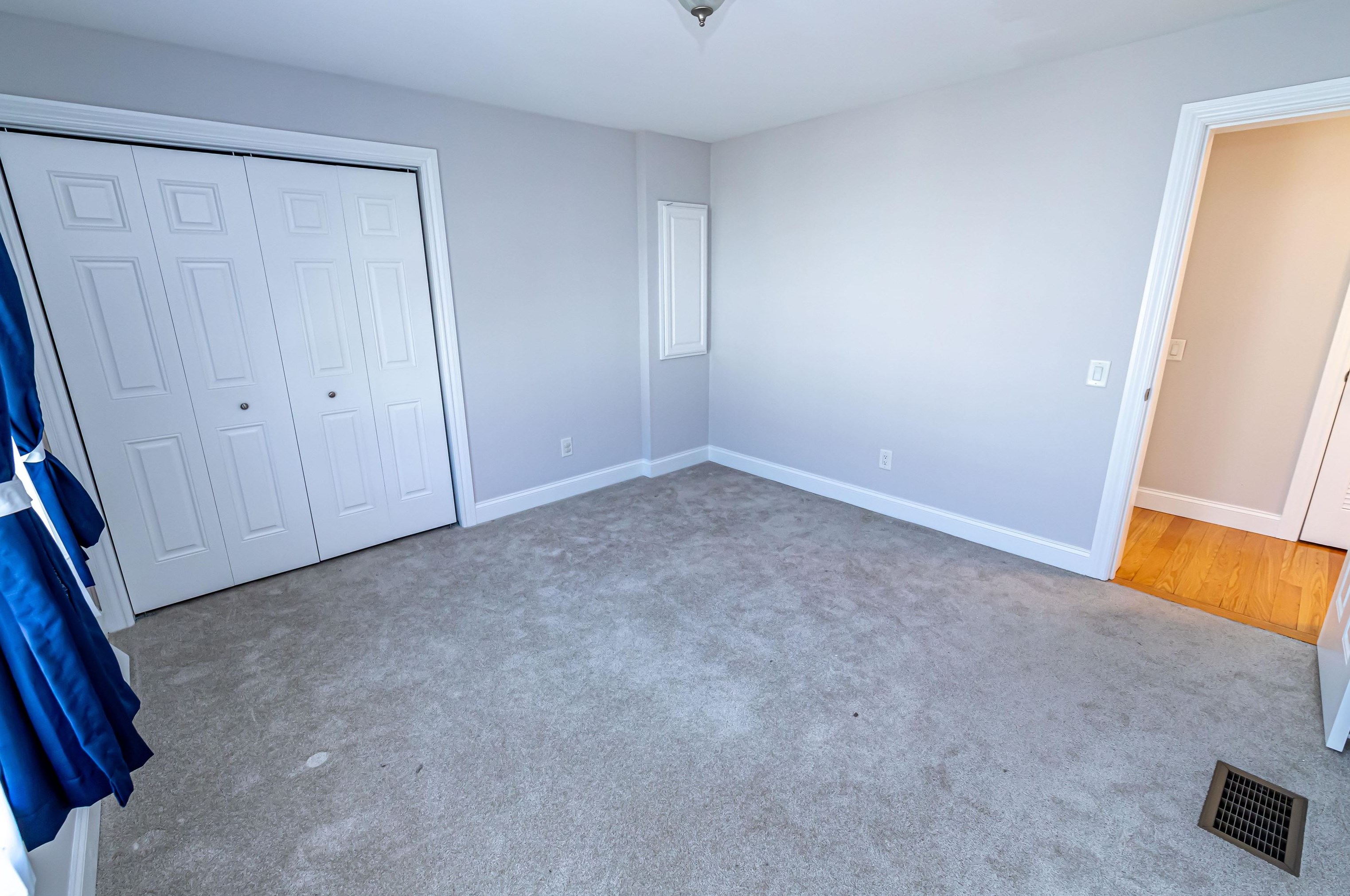 4 Cielo Dr, Dover NH 03820-5608 exterior