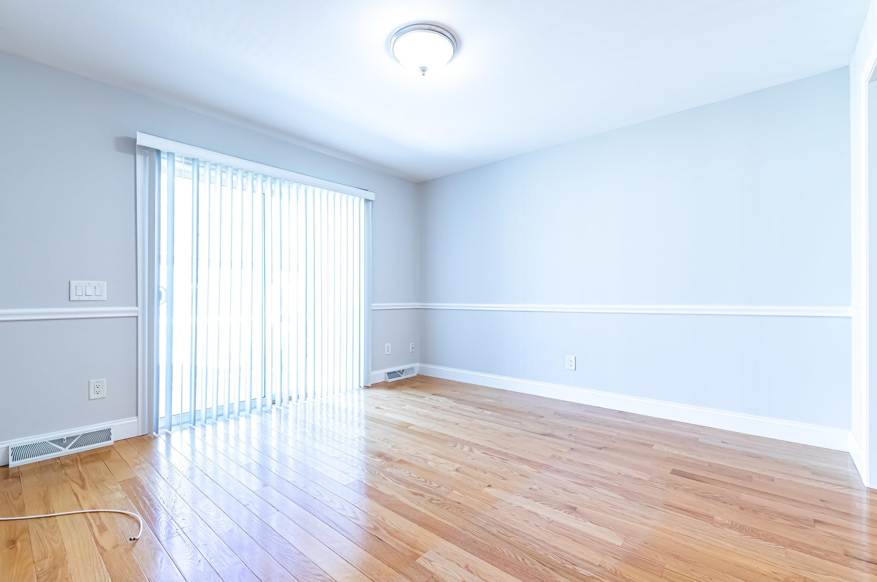 4 Cielo Dr, Dover NH 03820-5608 exterior