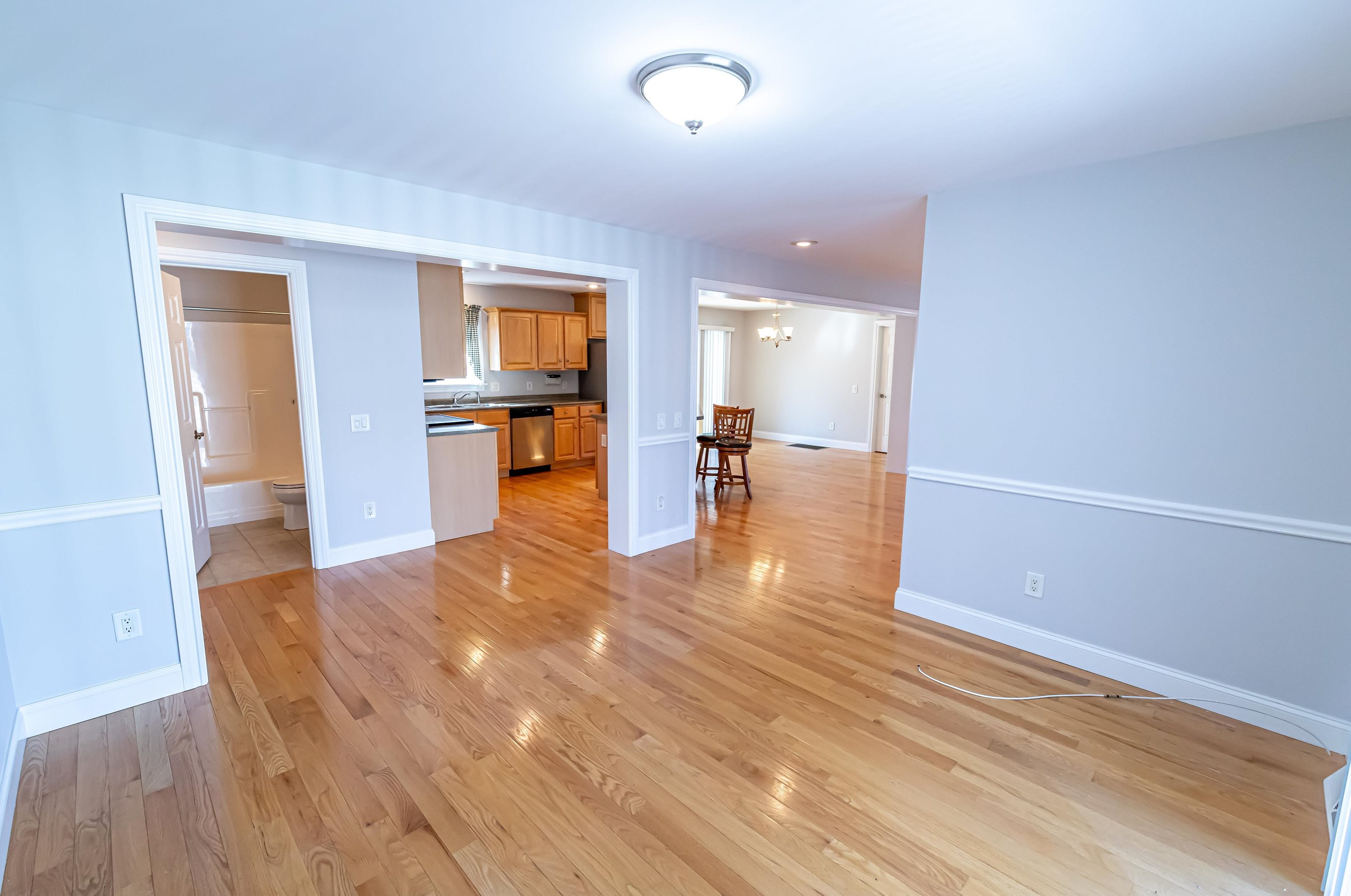 4 Cielo Dr, Dover NH 03820-5608 exterior