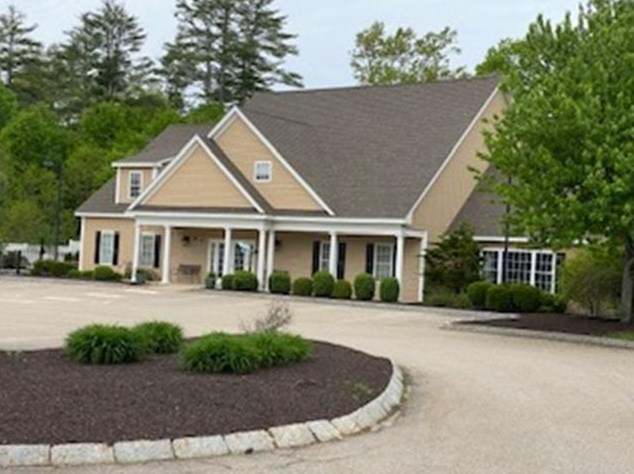 4 Cielo Dr, Dover NH 03820-5608 exterior