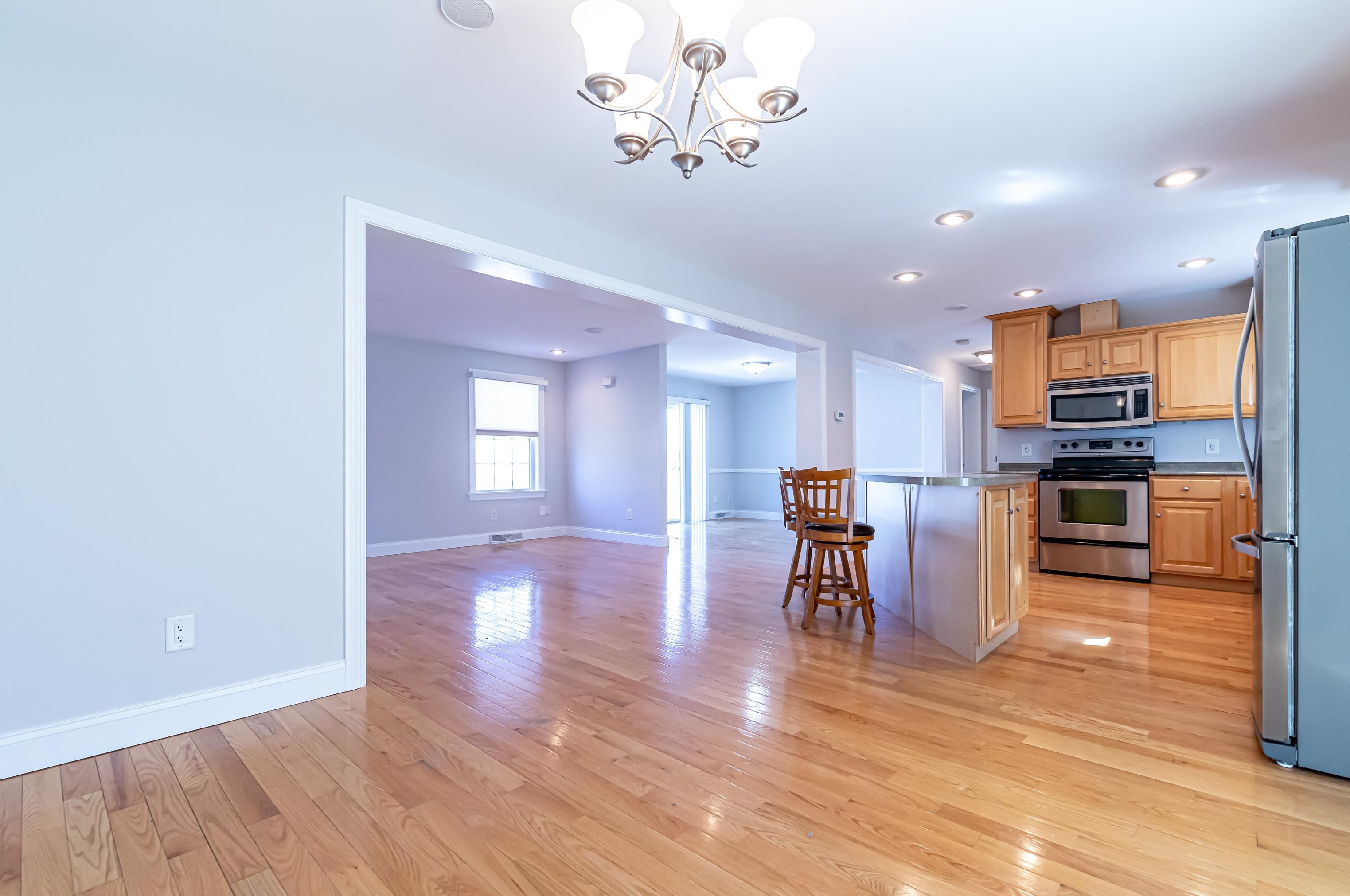 4 Cielo Dr, Dover NH 03820-5608 exterior